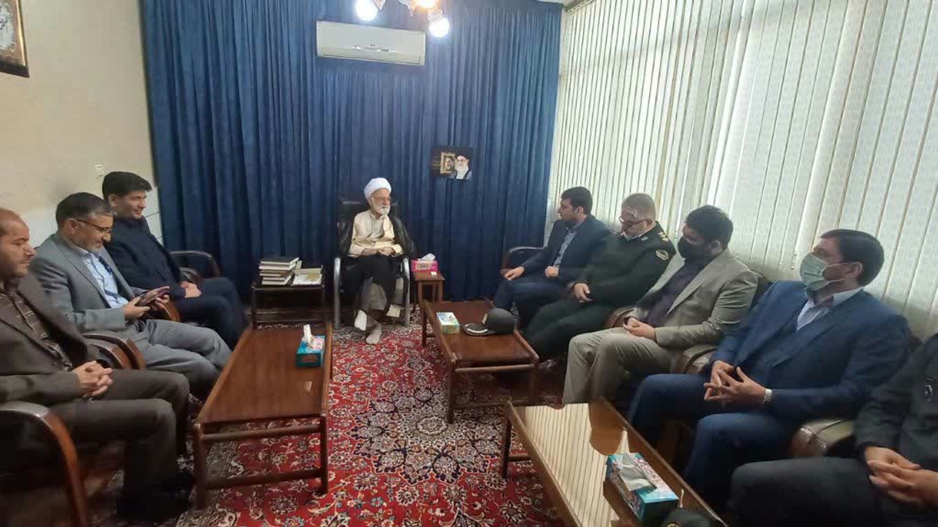 دیدار هادی فرماندار اراک واعضای شورا تامین شهرستان اراک با نماینده ولی فقیه در استان مرکزی وامام جمعه محترم شهر اراک به مناسبت آغاز سال جدید