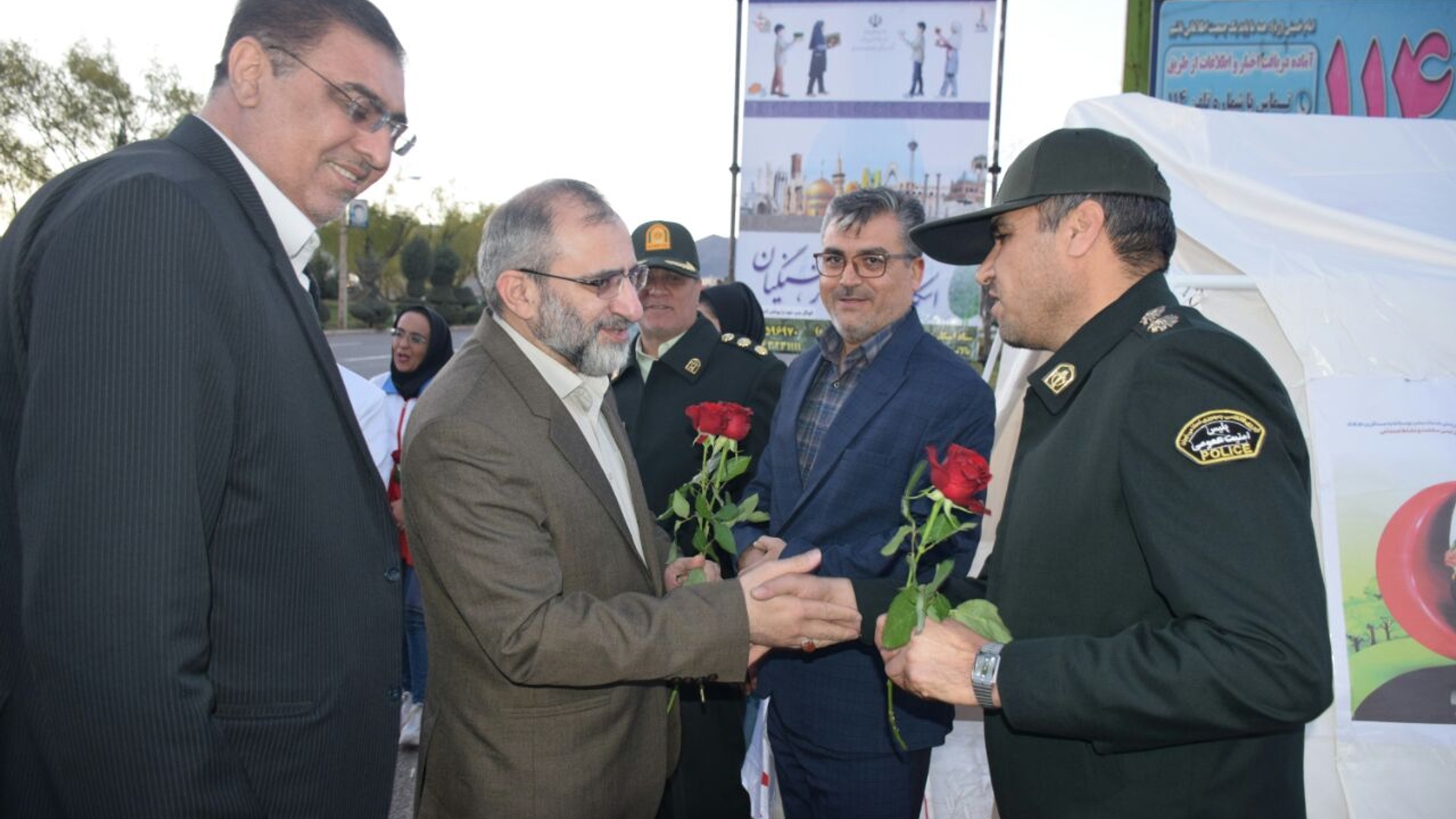 بازدید استاندار مرکزی از ایستگاه طرح نوروزی جمعیت هلال احمر شهرستان محلات