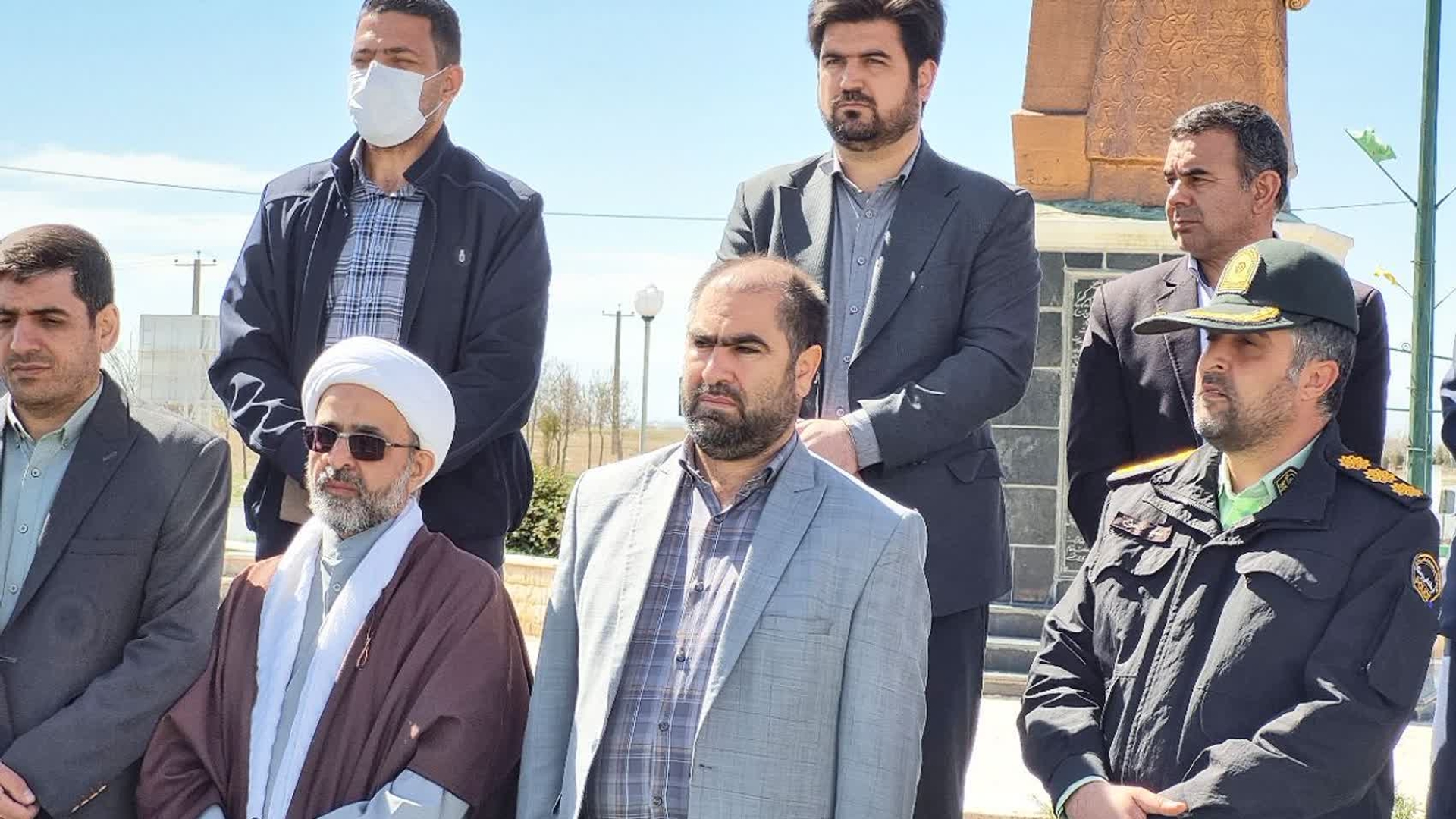 🔶مراسم به اهتزاز درآمدن پرچم جمهوری اسلامی ایران در میدان امیرکبیر فرمهین