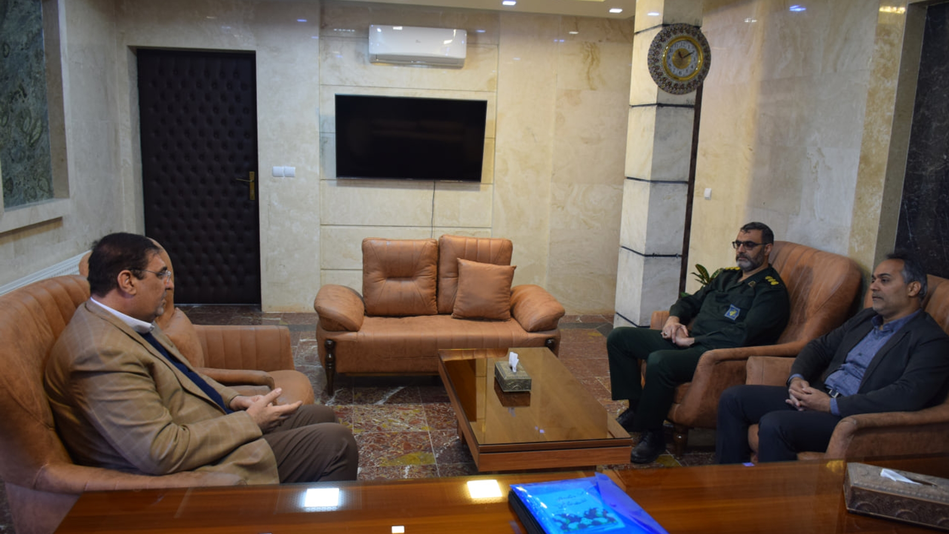 دیدار فرمانده ناحیه مقاومت بسیج محلات با فرماندار شهرستان محلات