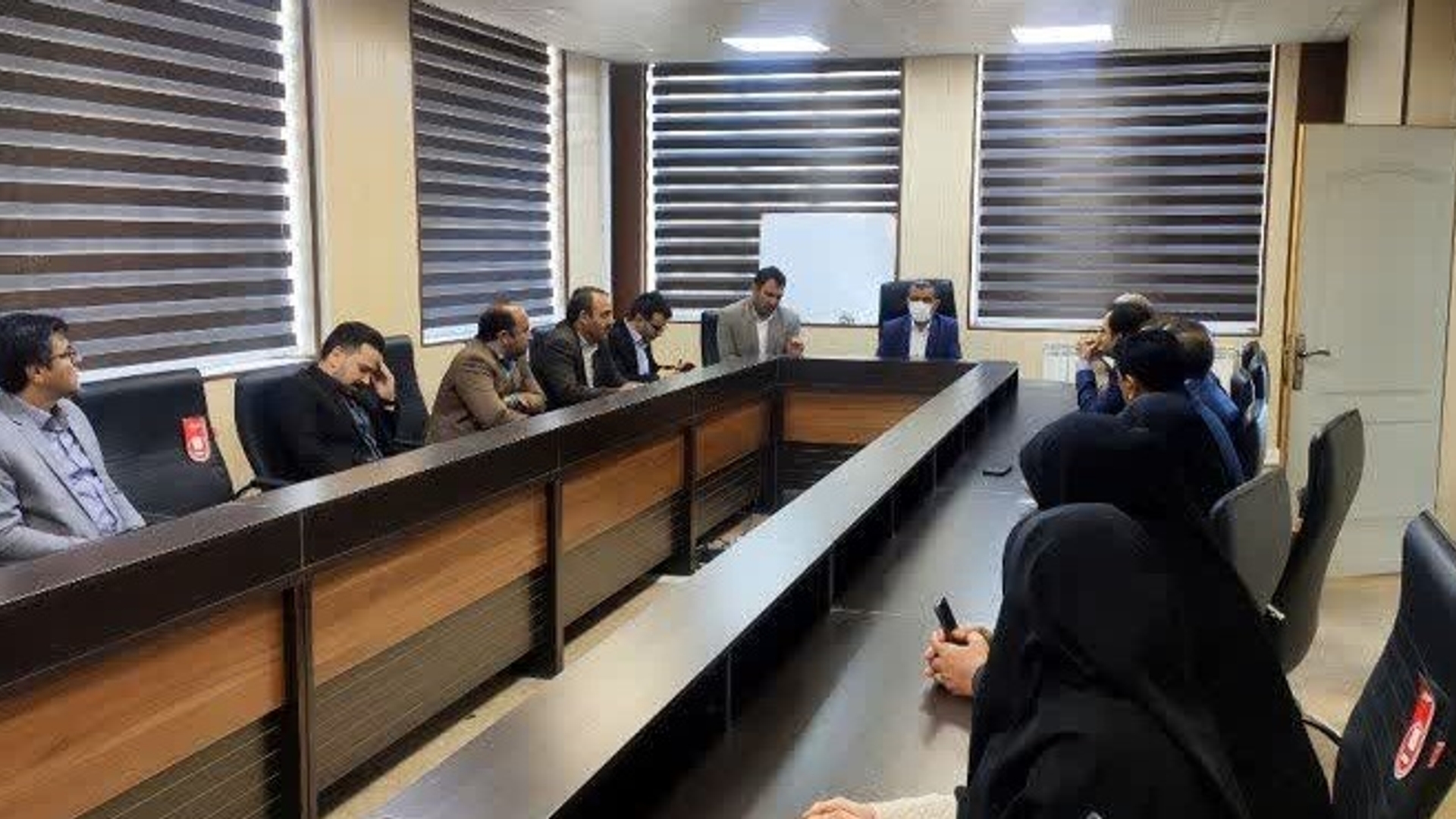 بازدید نوروزی فرماندار از اداره برق شهرستان