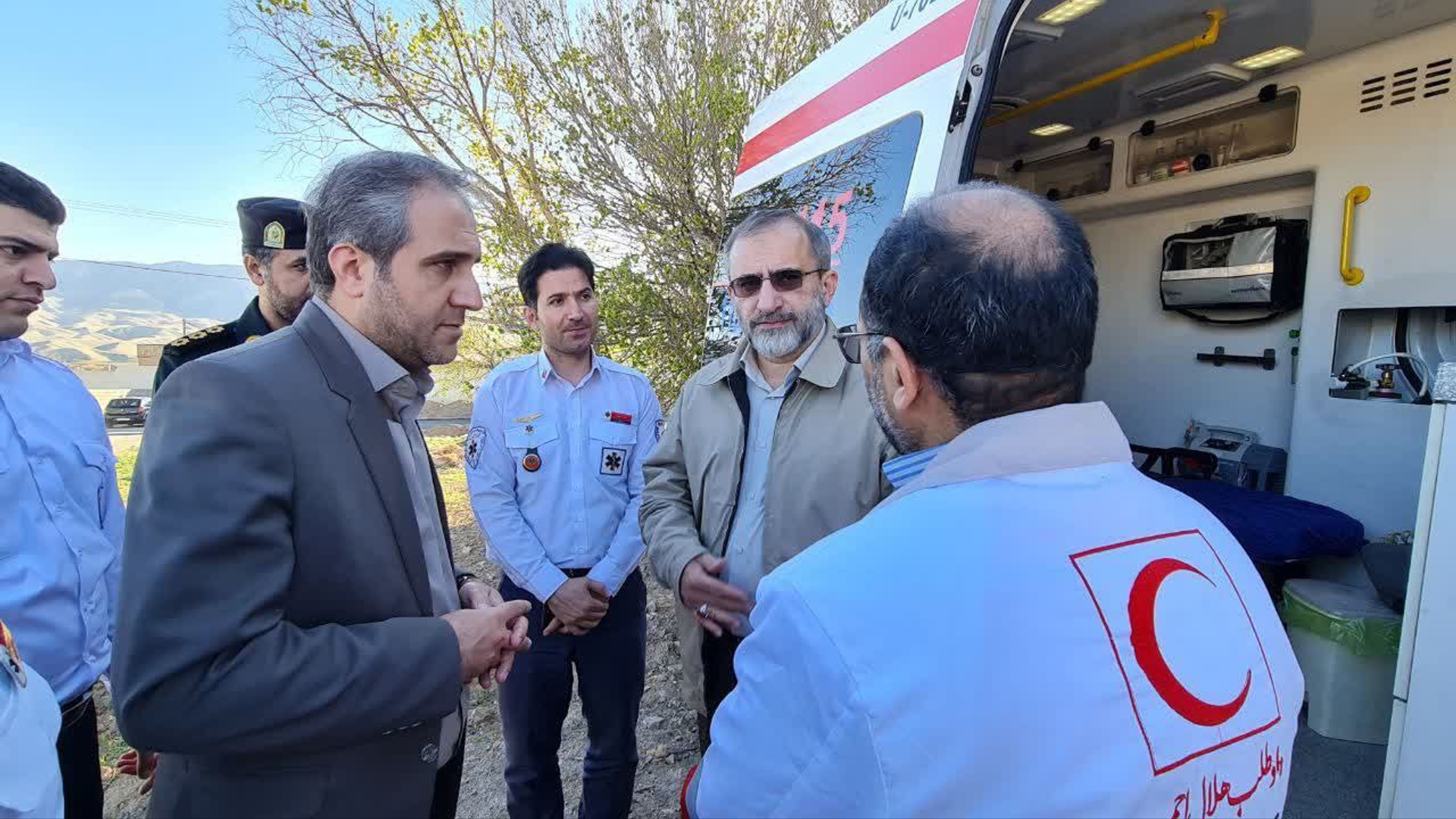 سفر نوروزی استاندار مرکزی و حضور در پایگاه های جاده ای اورژانس