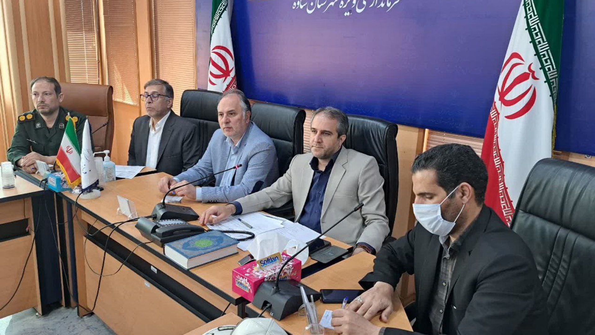 جلسه کمیسیون مدیریت ایمنی حمل و نقل و سوانح رانندگی استان مرکزی، با حضور معاون هماهنگی امور عمرانی استاندار، فرماندار ویژه ساوه، شهردار ساوه، جمعی از مدیران کل عضو کمیسیون، فرماندهان پلیس راه و راهور و جمعی از مدیران شهرستان با محوریت بررسی و ارتقا ایمنی محورهای مواصلاتی شهرستان ساوه برگزار شد.