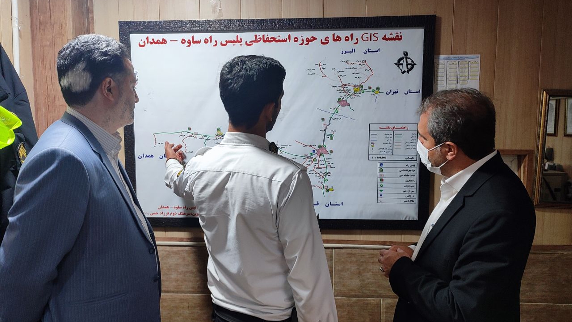 مهدی الیاسی معاون استاندار و فرماندار ویژه شهرستان ساوه به همراه حسنی معاون هماهنگی امور عمرانی و با حضور در پایگاه های پلیس راه ضمن عرض خسته نباشید و خداقوت وضعیت راه های شهرستان را بررسی کرد.