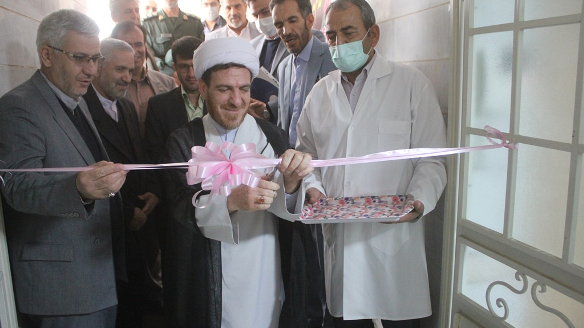 آئین بهره برداری از درمانگاه زرین شفای خمین برگزار شد