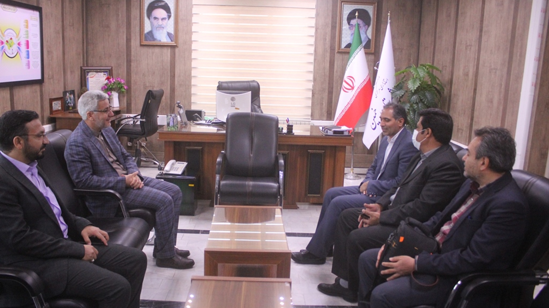 نشست مدیر عامل شرکت مخابرات منطقه مرکزی با فرماندار شهرستان خمین برگزار شد