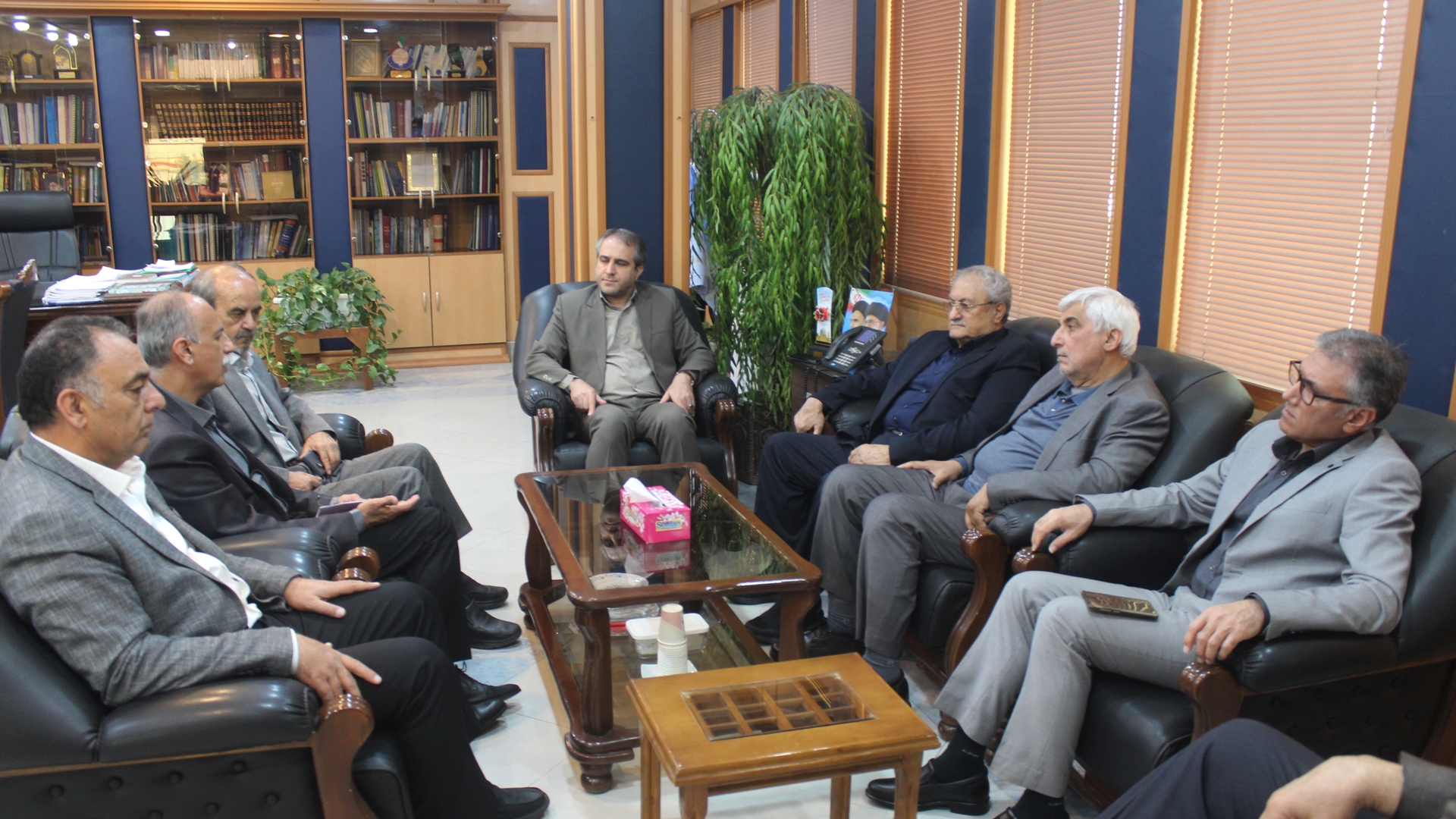 دیدار اصحاب صنایع و انجمن مدیران صنایع شهرستان ساوه با مهدی الیاسی معاون استاندار و فرماندارویژه شهرستان ساوه