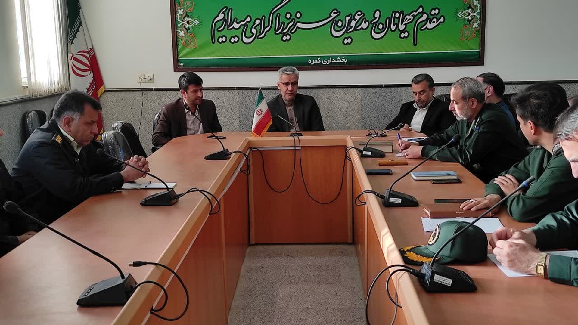 نشست بررسی مسائل و مشکلات امنیتی و اجتماعی بخش کمره شهرستان خمین برگزار شد