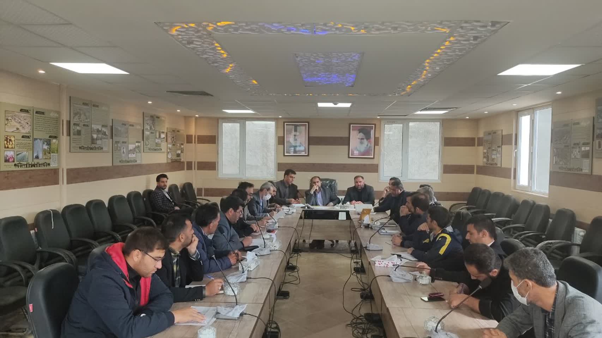 اولین جلسه بررسی مشکلات روستاهای بخش خنجین