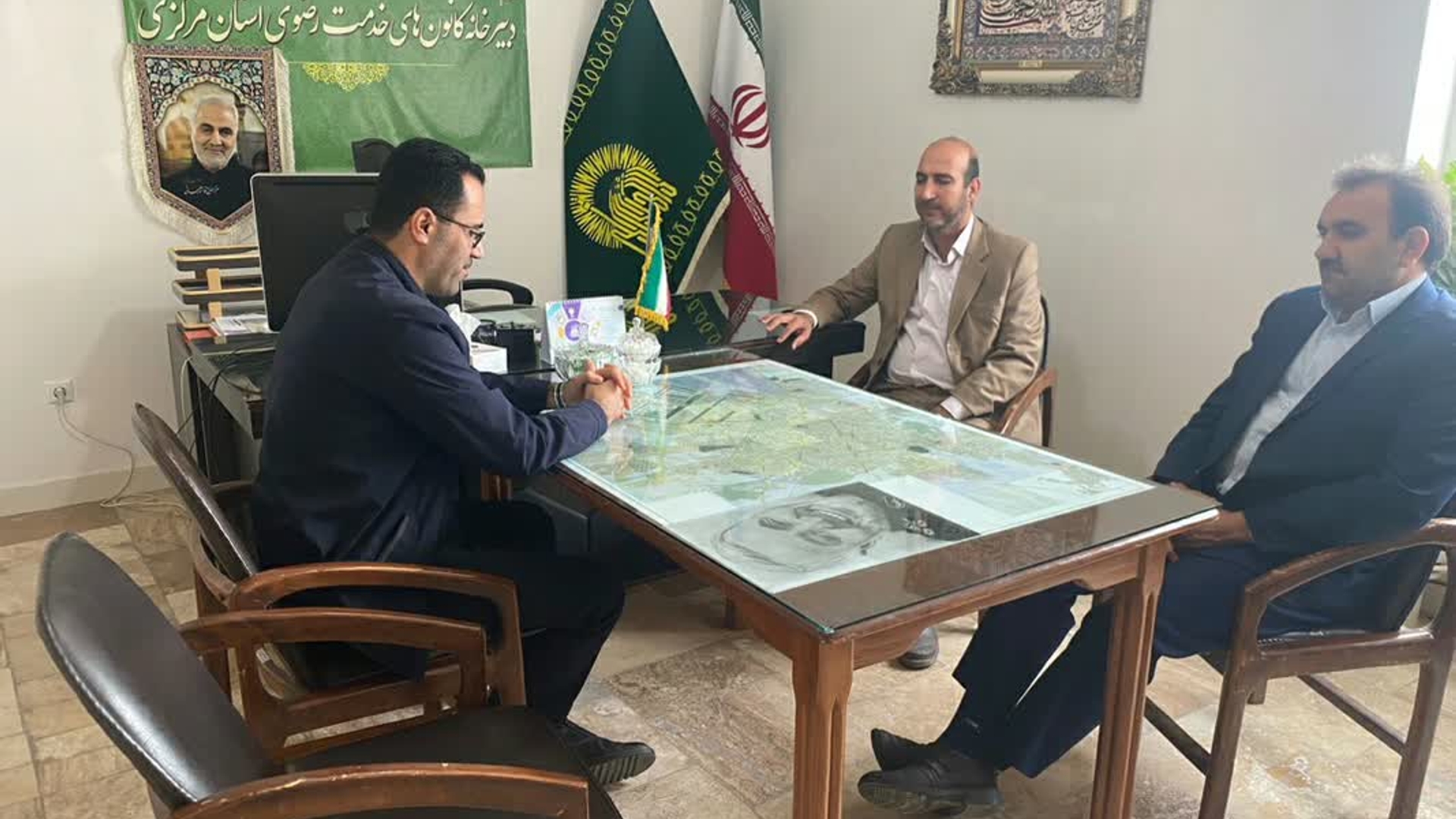 برگزاری نشست با دبیر کانون‌های خدمت رضوی استان