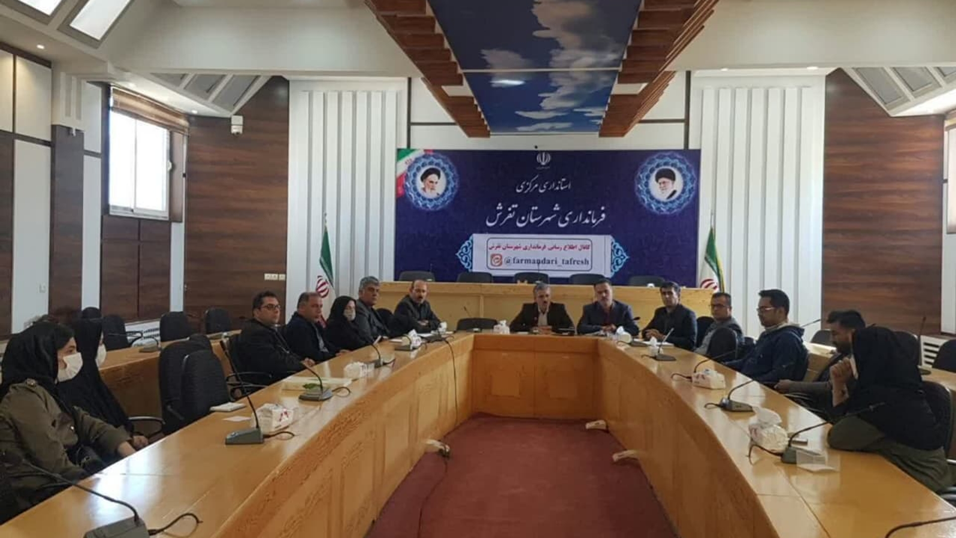 صبح امروز جلسه هفته کارگر به ریاست سعید مویدی معاون فرماندار تفرش و با حضور اعضای جلسه در محل فرمانداری تشکیل و برگزار شد.