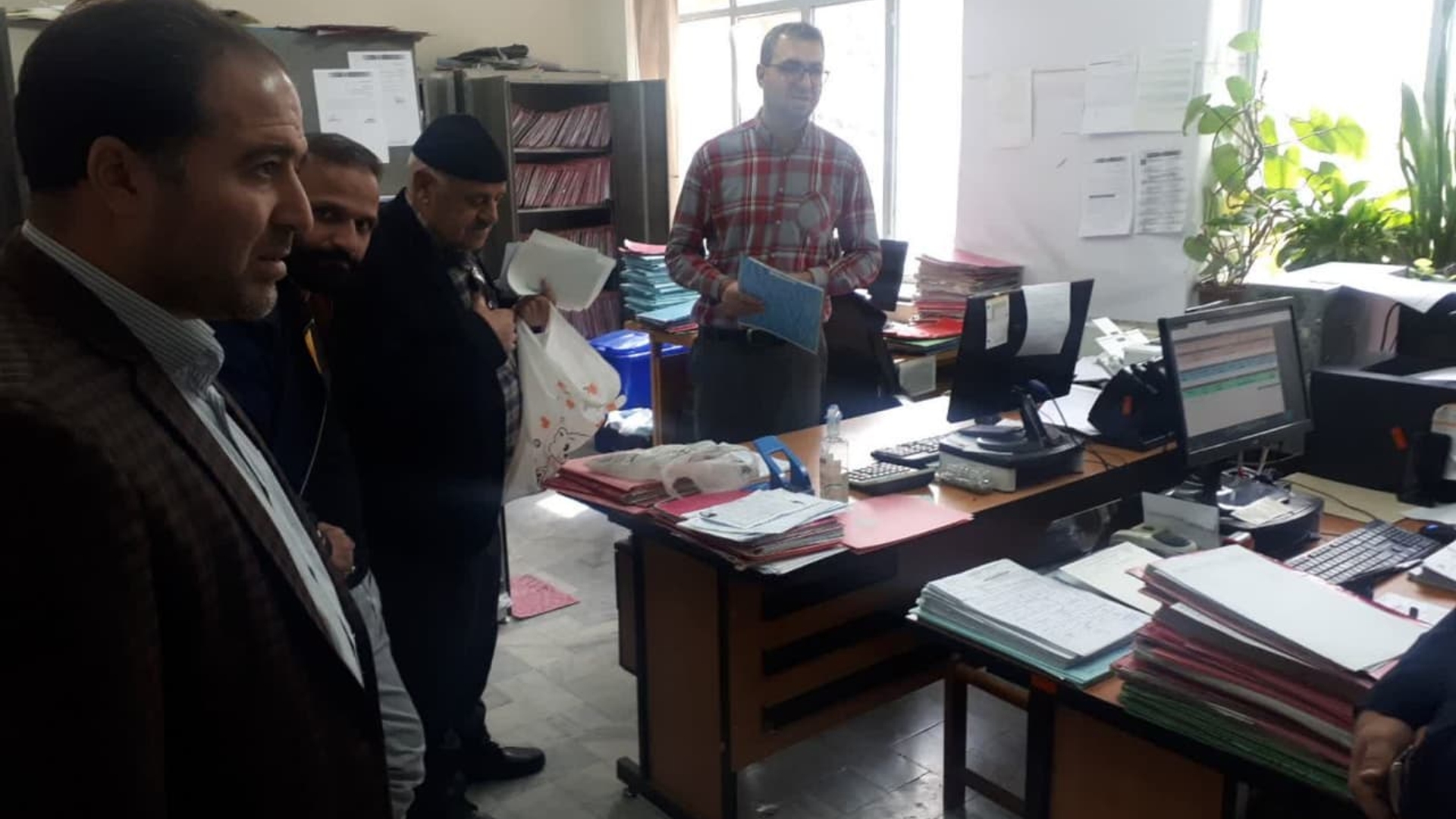 بازدید فرماندار از برخی ادارات سطح شهرستان