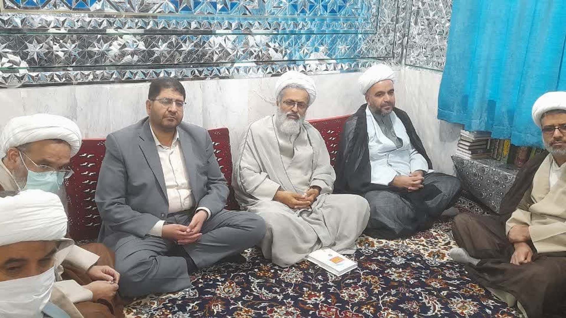 جلسه روحانیون و امامان جماعت مساجد شهرستان با حضور محمد رضا رضایی فرماندار تفرش و دکتر اجرایی امام جمعه تفرش و جمعی از روحانیون شهرستان تفرش در امامزاده کوهین برگزار گردید.