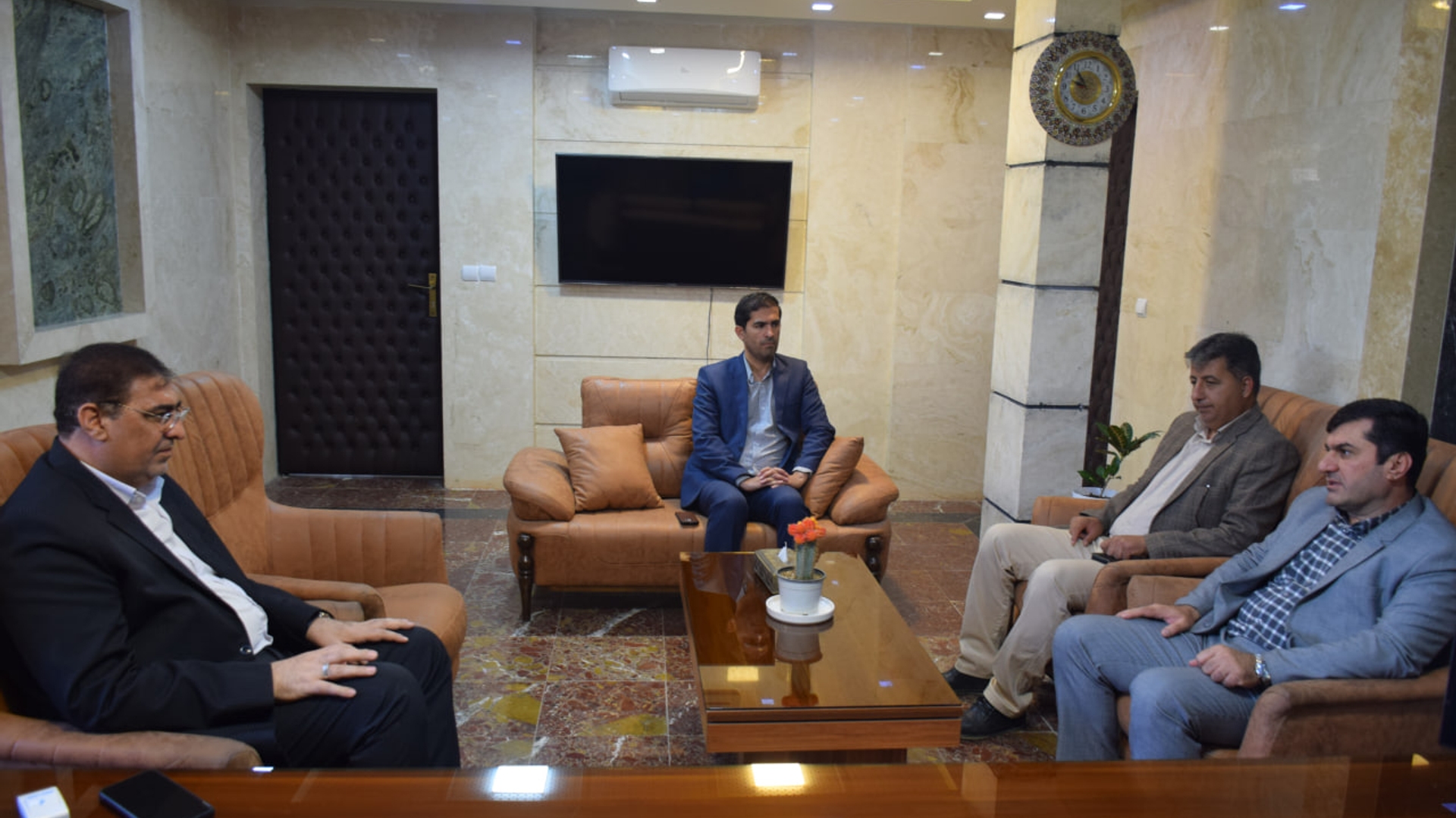 دیدار مدیرکل راهداری و حمل و نقل جاده ای استان مرکزی با فرماندار شهرستان محلات