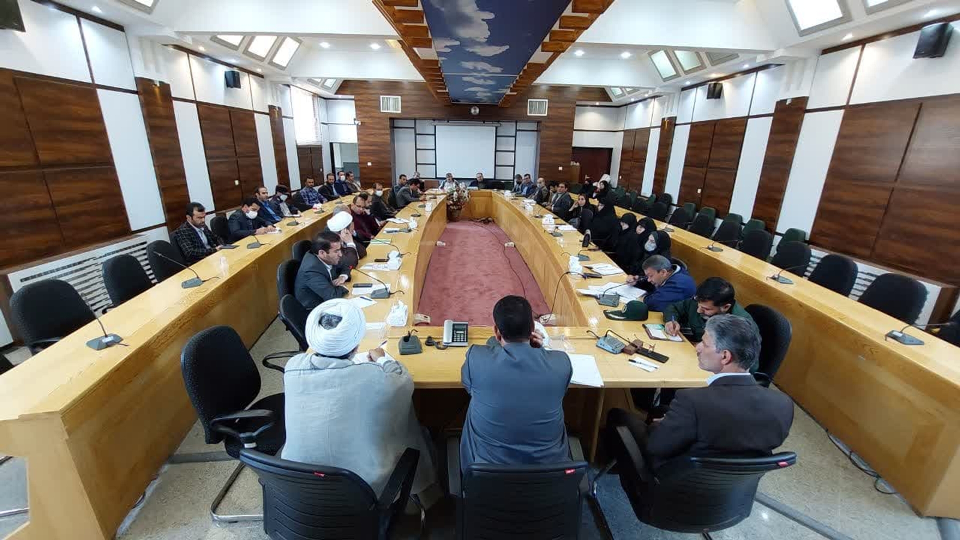 پنجمین جلسه هماهنگی هفته فرهنگی شهرستان تفرش به ریاست مهندس رضایی فرماندار شهرستان تفرش و با حضور حجت‌الاسلام اجرائی نماینده ولی فقیه، سرهنگ پاسدار میرهادی، سرهنگ فراهانی و جمعی از مسئولین در سالن جلسات فرمانداری تشکیل و برگزار شد.