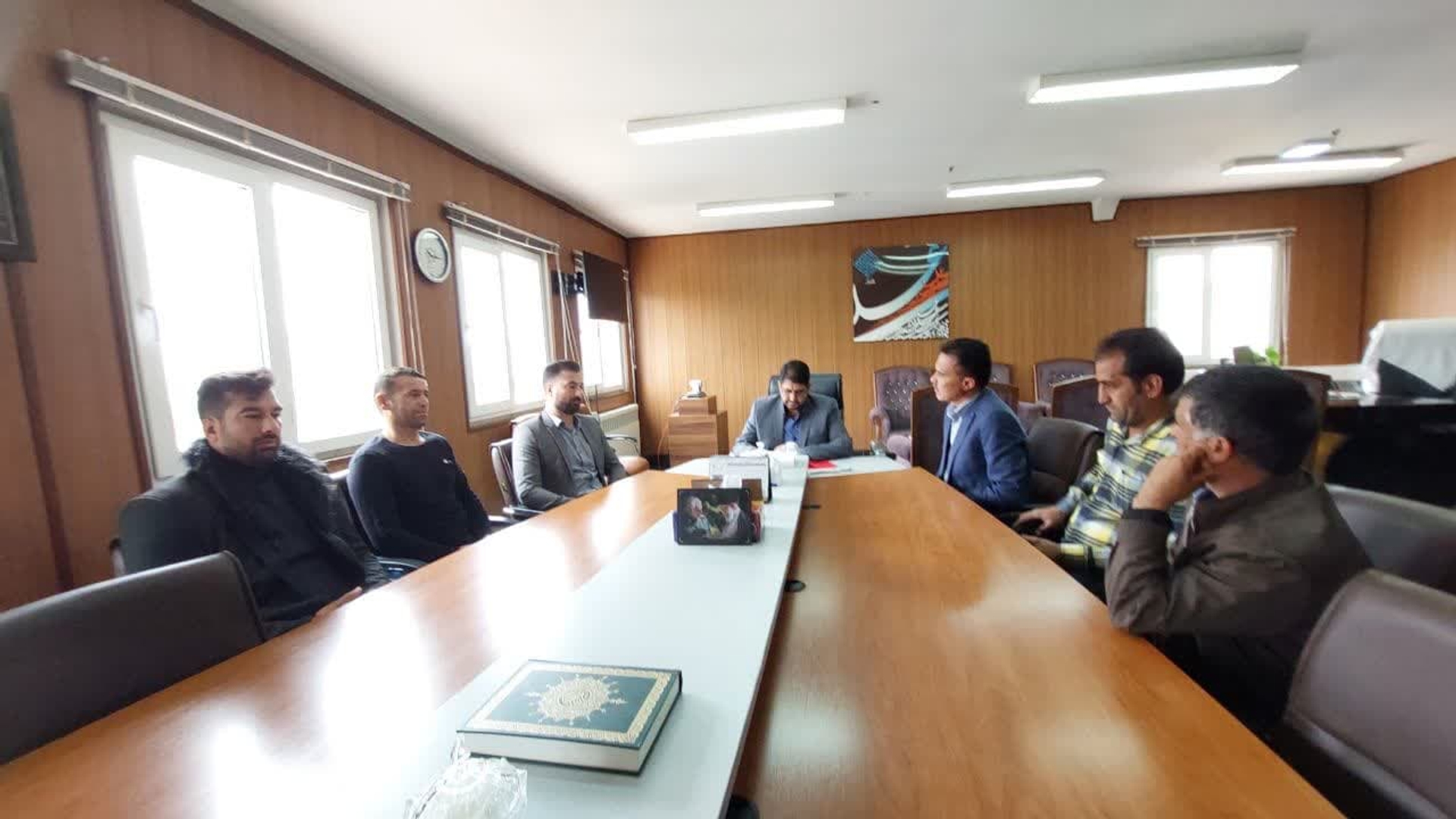 به مناسبت هفته کار و کارگر؛ نظریان رئیس اداره تعاون، کار و رفاه اجتماعی به همراه جمعی از مسئولین به دیدار محمد رضا رضایی فرماندار شهرستان تفرش رفتند