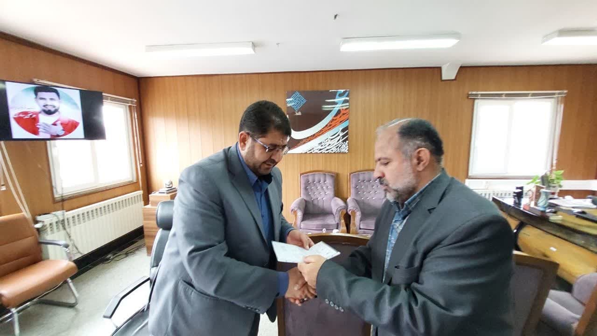 سومین جلسه هماهنگی کنگره شهدا تفرش در سال ۱۴۰۲ در دفتر فرمانداری به ریاست محمد رضا رضایی فرماندار شهرستان تفرش و با حضور سرهنگ پاسدار میرهادی و جمعی از جانبازان در دفتر فرمانداری تشکیل و برگزار شد.