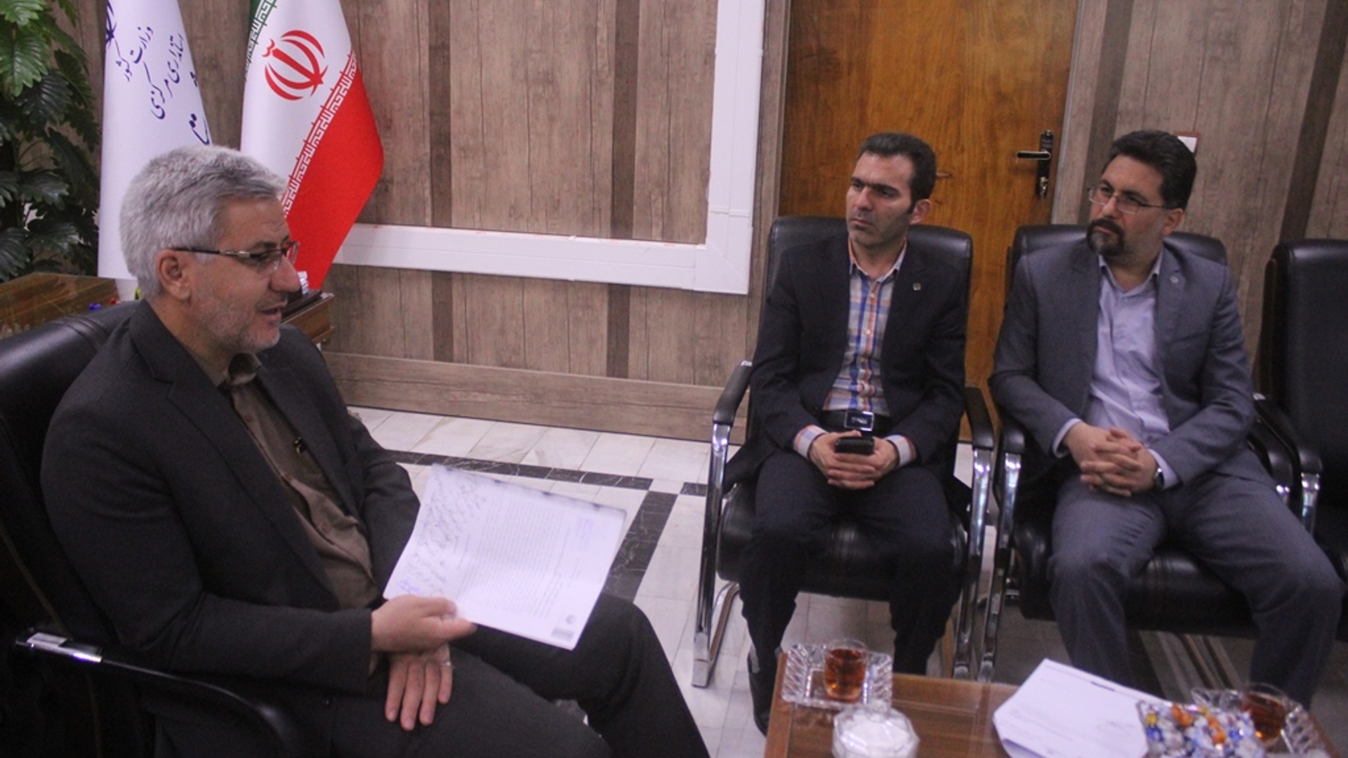 نشست مدیر کل پست بانک استان با فرماندار شهرستان خمین برگزار شد