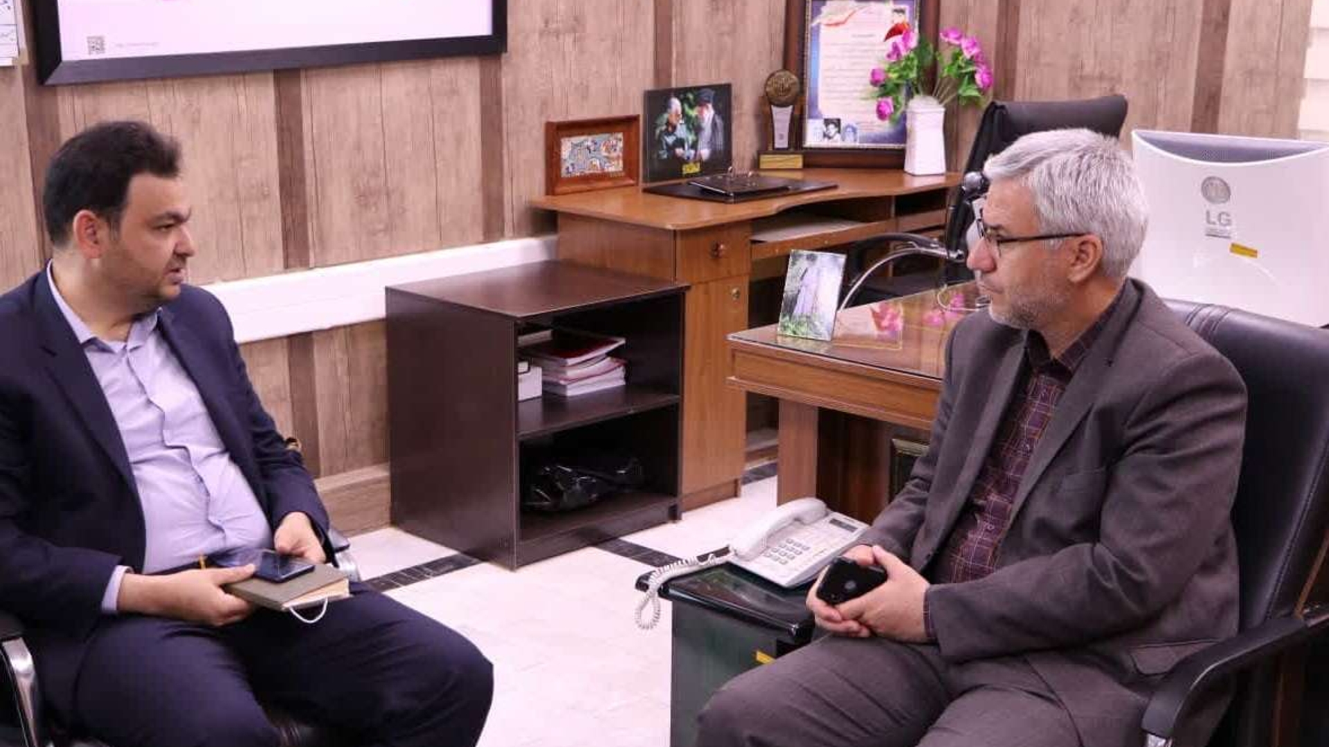 نشست رئیس و معاونین دانشکده علوم پزشکی شهرستان با فرماندار خمین برگزار شد