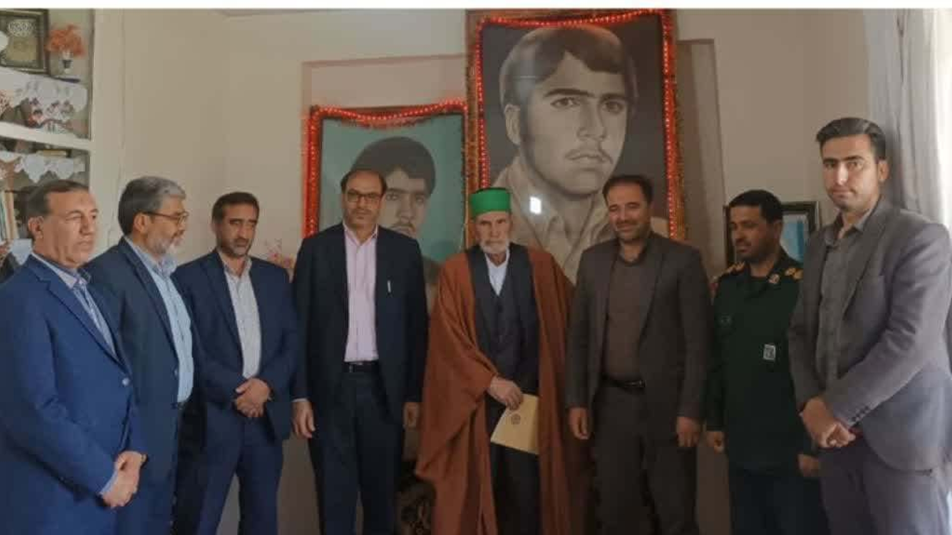 دیدار فرماندارخنداب با خانواده معزز شهید والامقام  سید فخرالدین حسینی