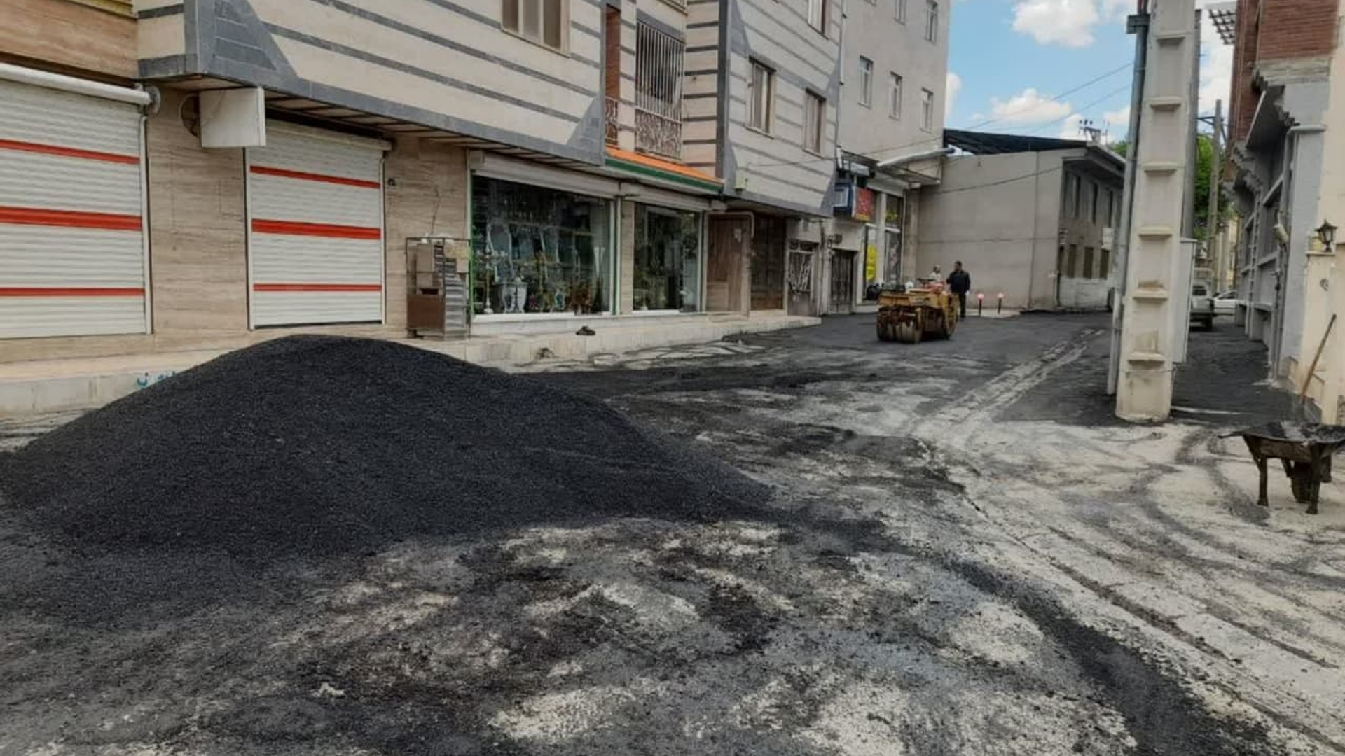 بهسازی روکش های آسفالت در سطح شهر تفرش