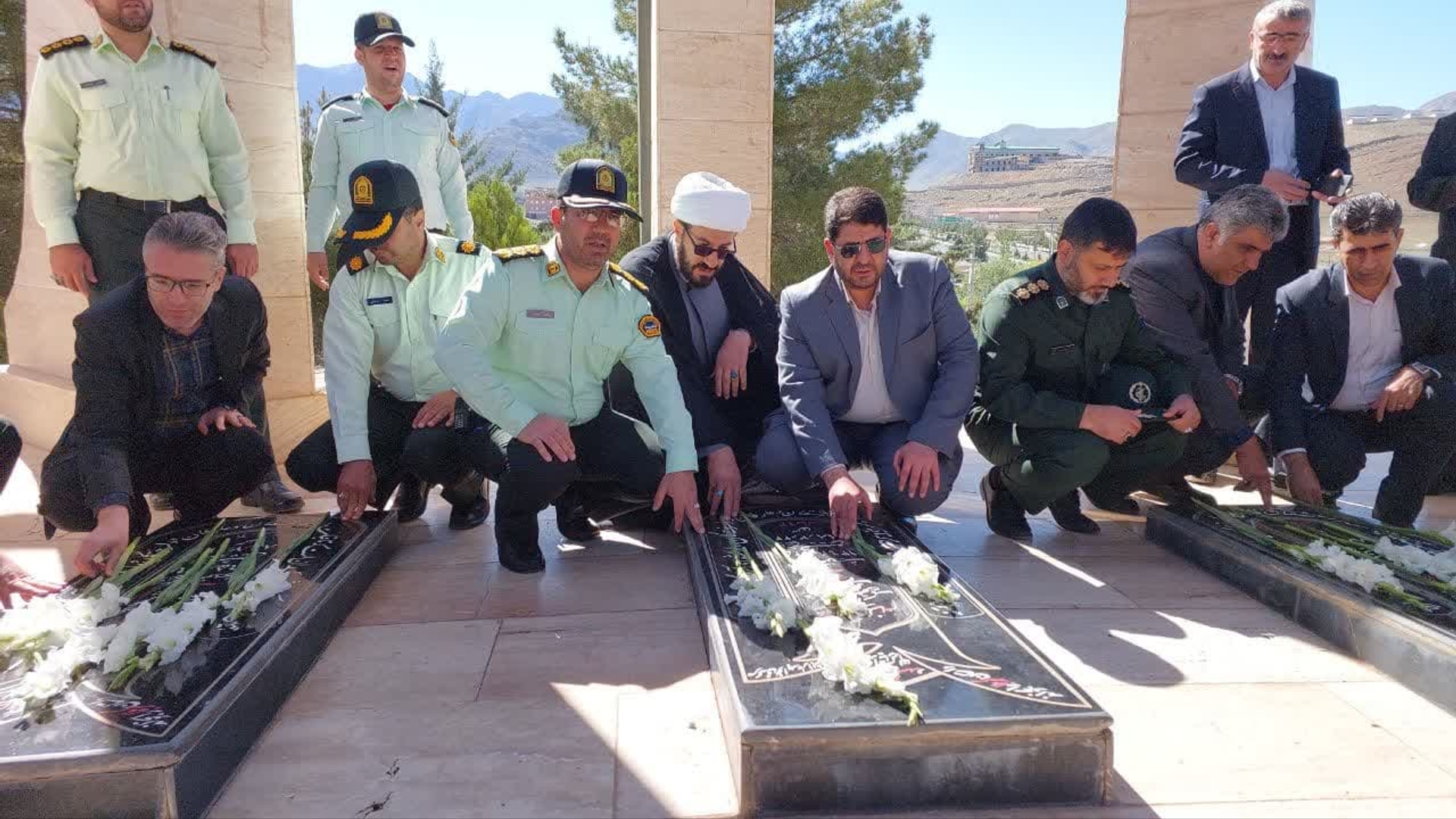 هفته فرهنگی شهرستان تفرش در سال ۱۴۰۲ با زیارت شهدا گمنام رسما آغاز شد.