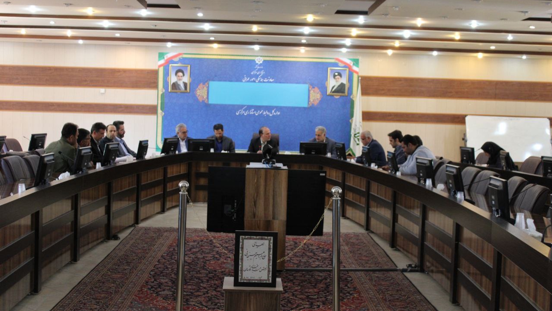 جلسه بررسی پروژه دره گردو و طرح ۲۴ متری برگزار شد.