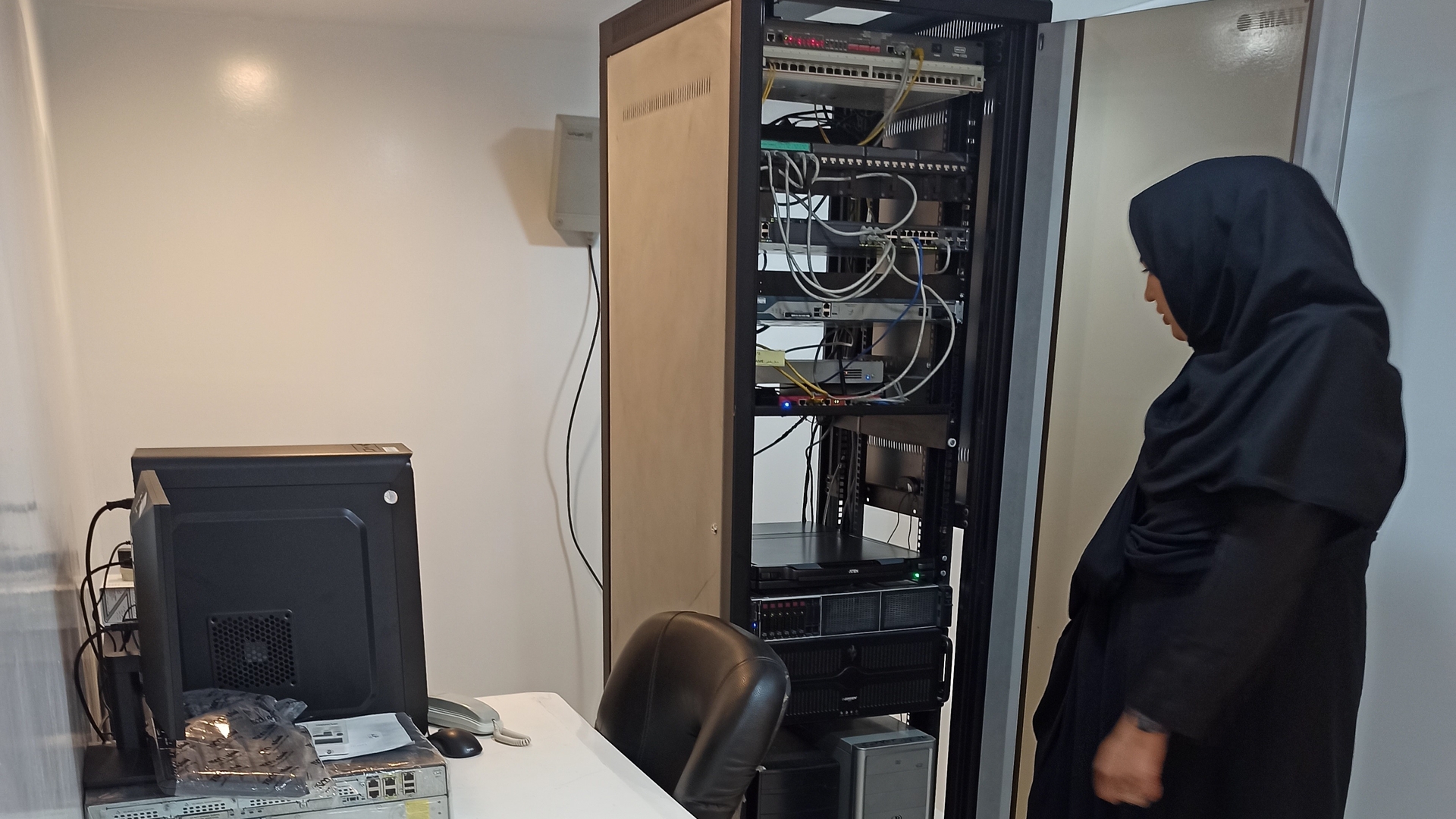 بازدید از اتاق سرور اداره کل غله و خدمات بازرگانی استان