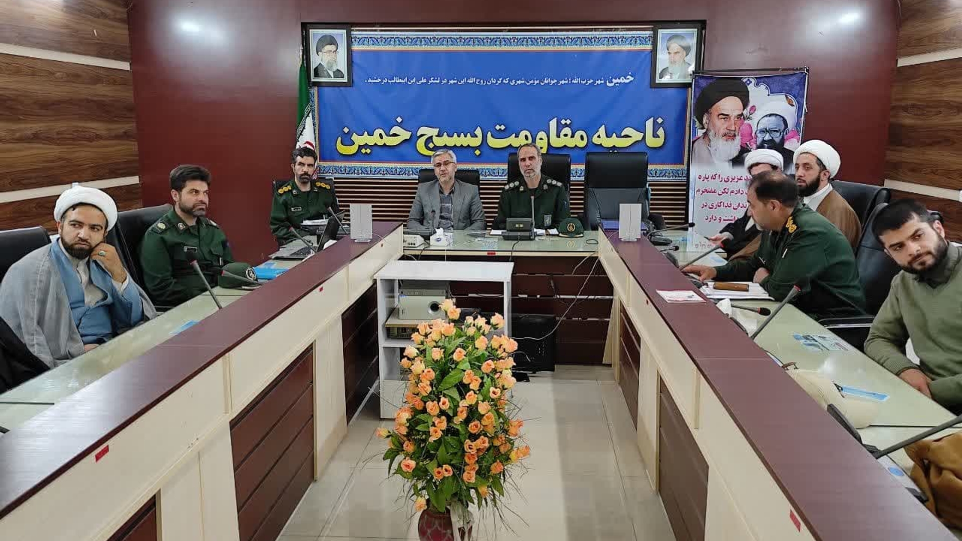 نشست هم اندیشی ائمه جماعات و مسئولان پایگاه های بسیج مساجد شهرستان خمین برگزار شد