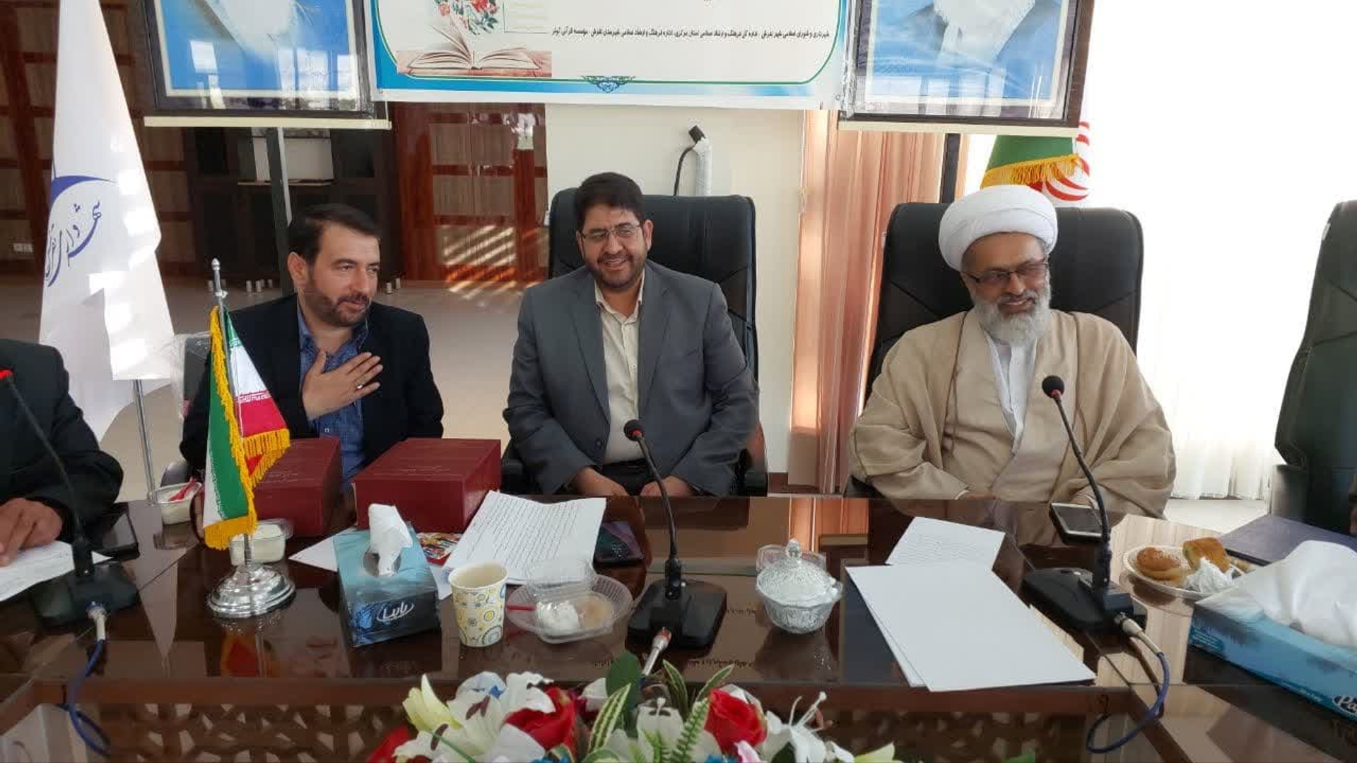 به مناسبت هفته فرهنگی شهرستان تفرش و هفته معلم محفل ادبی نکوداشت حکیم نظامی با حضور محمد رضا رضایی فرماندار شهرستان تفرش، حجت‌الاسلام اجرائی امام جمعه، سینا دلشادی مدیرکل فرهنگ و ارشاد اسلامی استان مرکزی و با حضور شاعران استان مرکزی در سالن جلسات شهرداری تفرش برگزار شد.