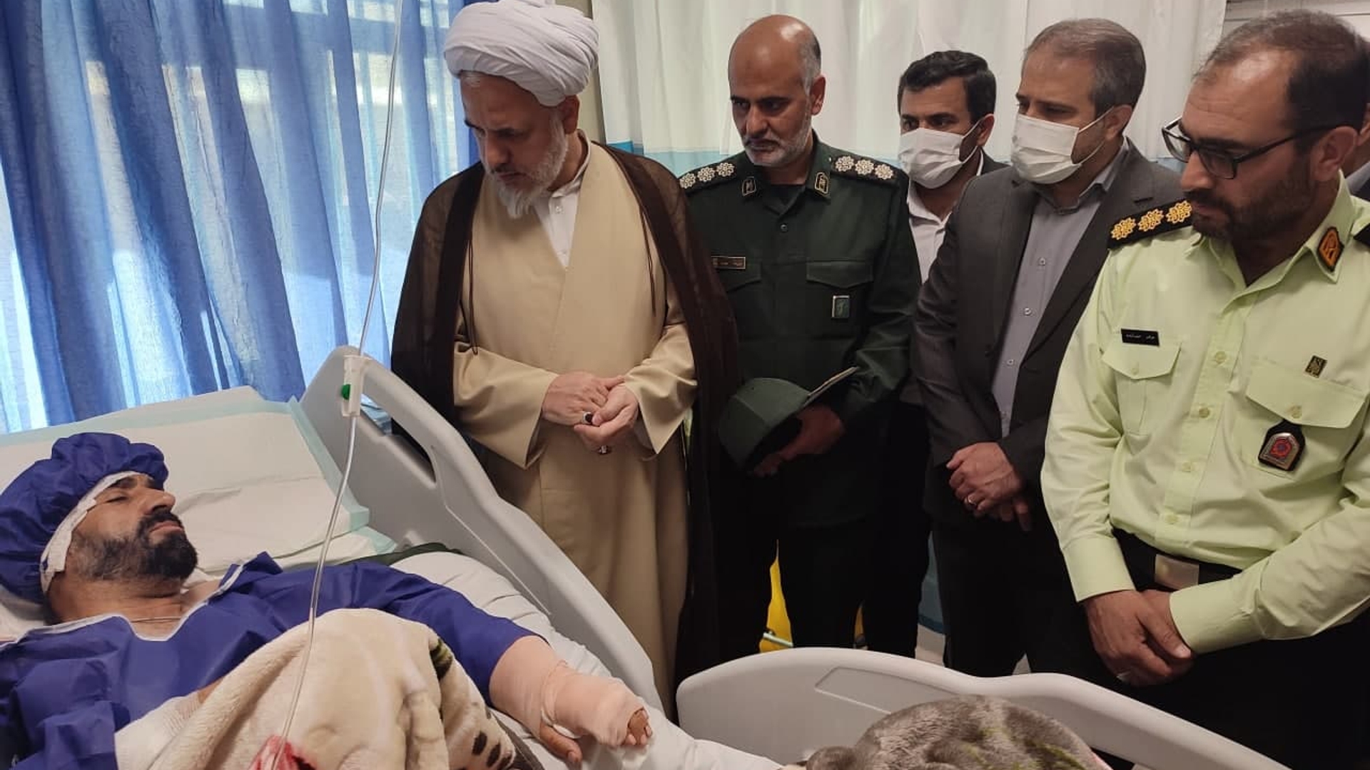 عیادت امام جماعت روستای احمدآباد