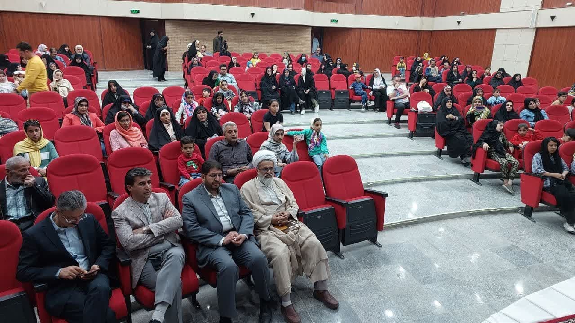 شهرستان تفرش پیرترین شهر استان مرکزی است. لذا در هفته فرهنگی شهرستان تفرش سه برنامه برای افزایش جمعیت شهرستان تفرش پرداخت شد.