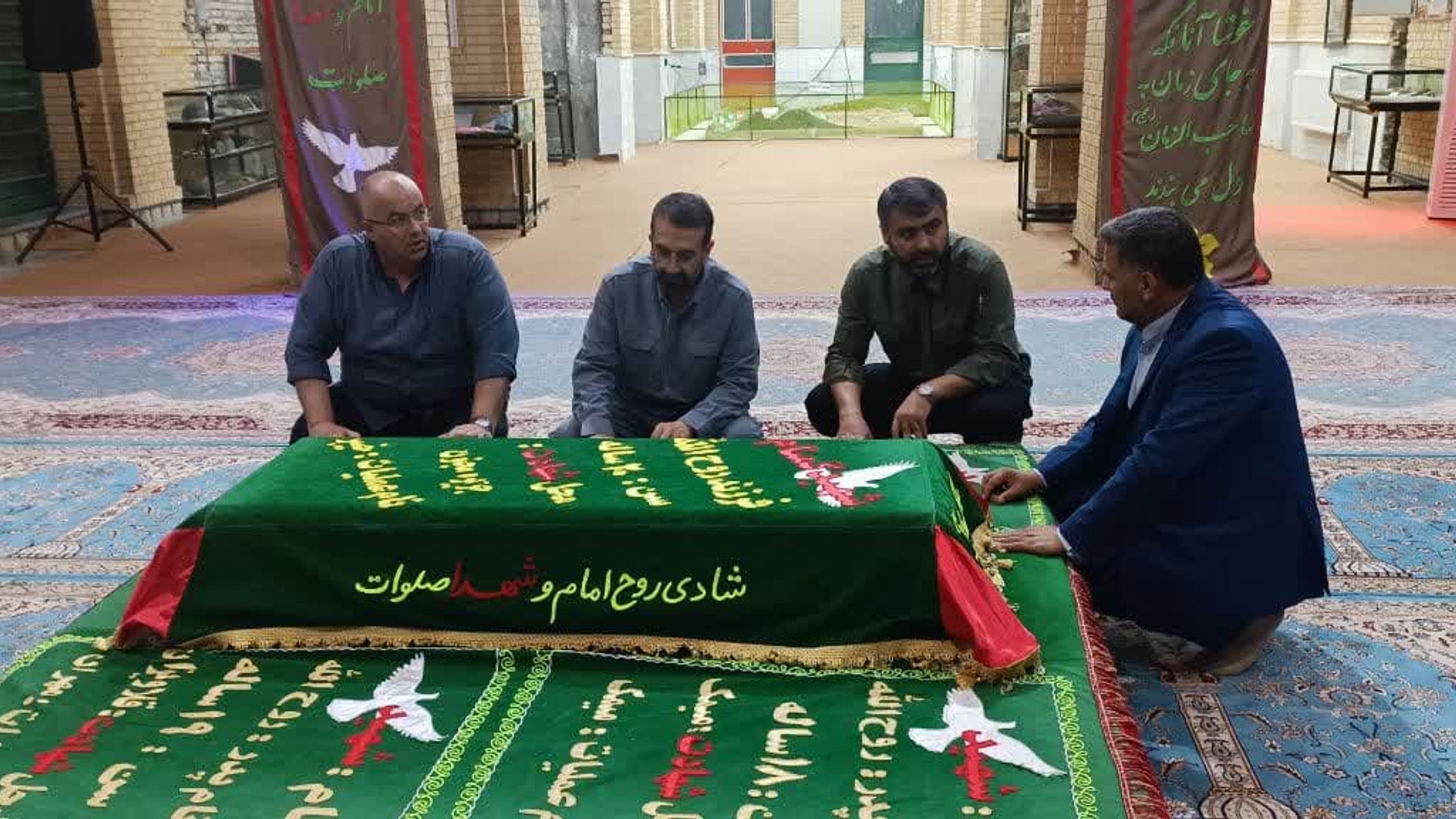 ادای احترام به شهدای عزیز