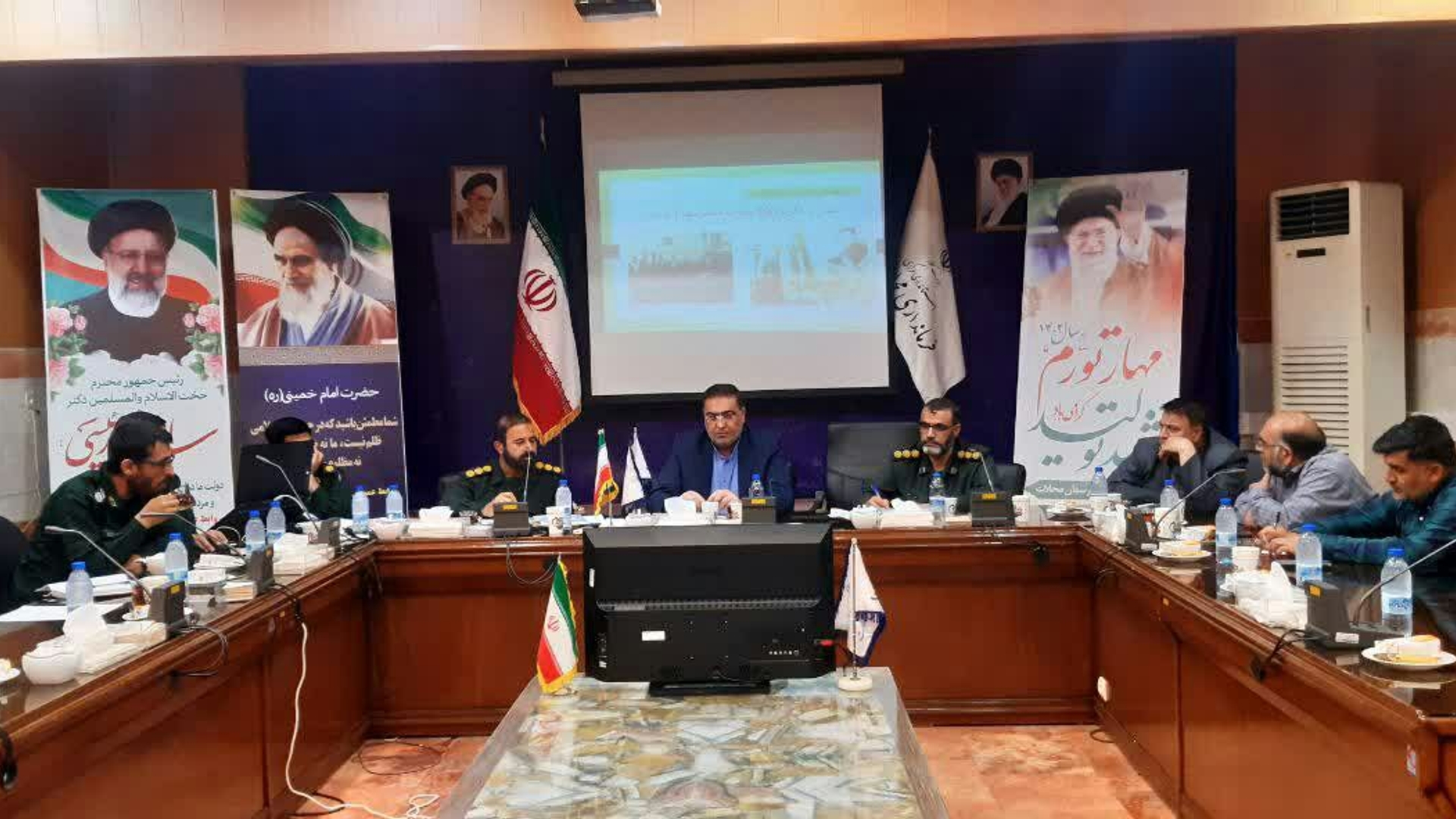 جلسه هماهنگی برگزاری کاروان دوی امدادی عاشقان حسینی (ع) زائران خمینی (ره) ب