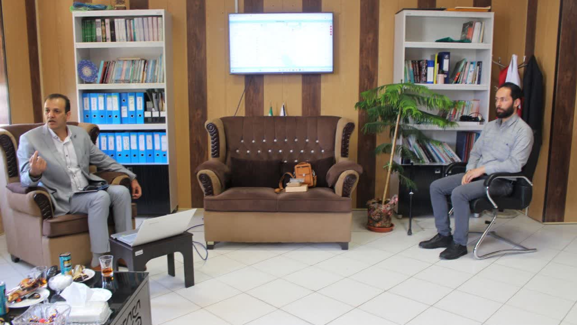 برگزاری جلسه هماهنگی استفاده از سامانه واحد جهت نصب ردیاب برای ماشین آلات دهیاری ها