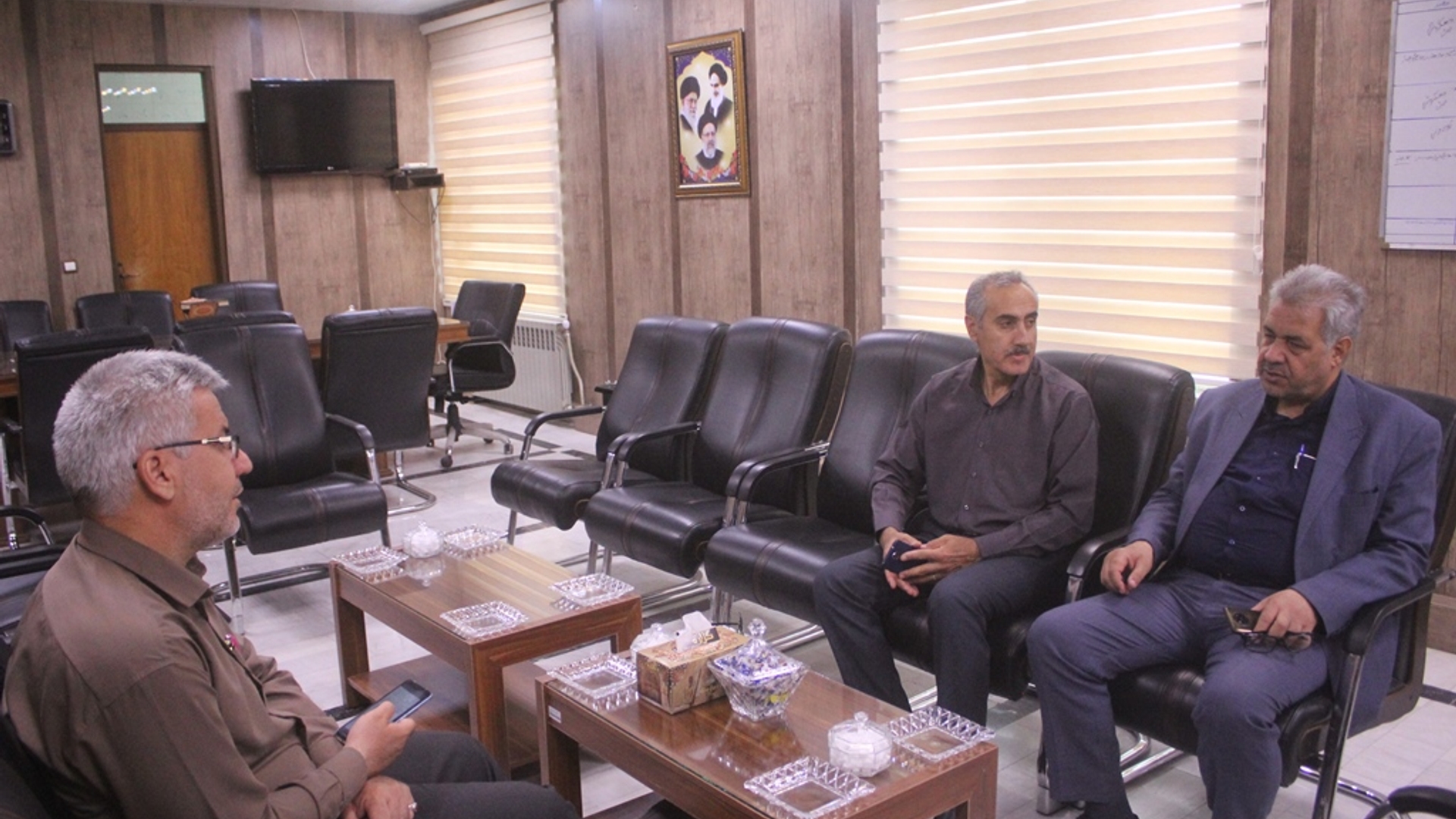 نشست مدیر کل سازمان جهادکشاورزی استان با فرماندار شهرستان خمین برگزار شد