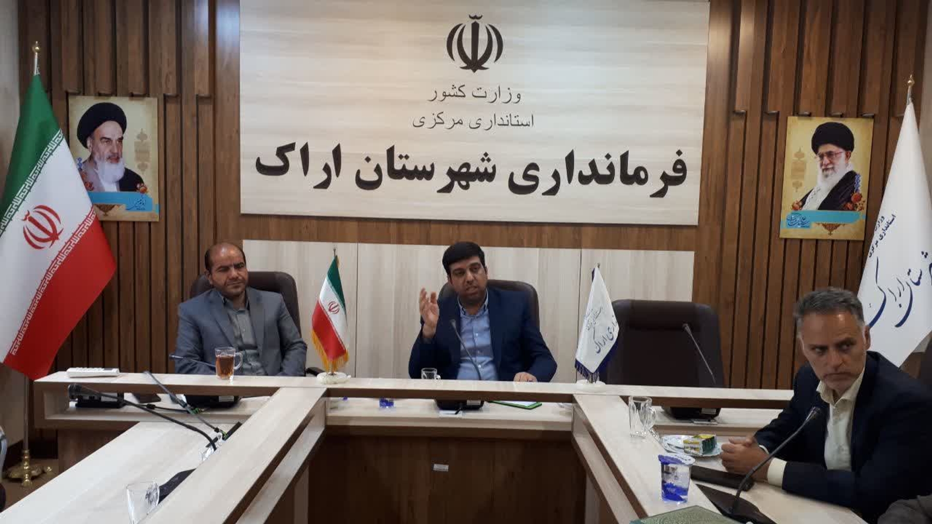 جلسه بررسی مشکلات روستاهای حاجی آباد و احمدآباد