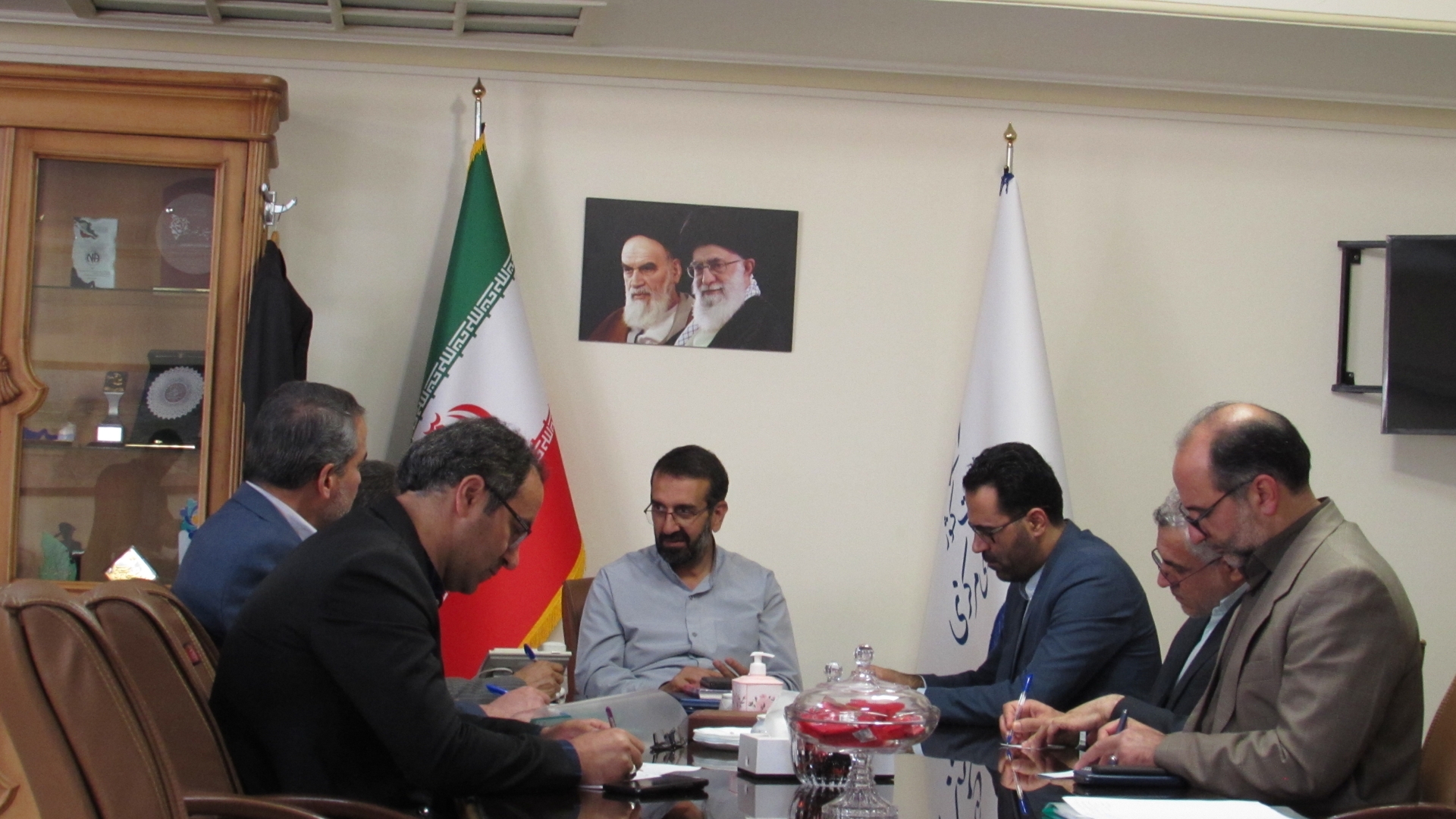 نشست با مدیران حوزه معاونت سیاسی