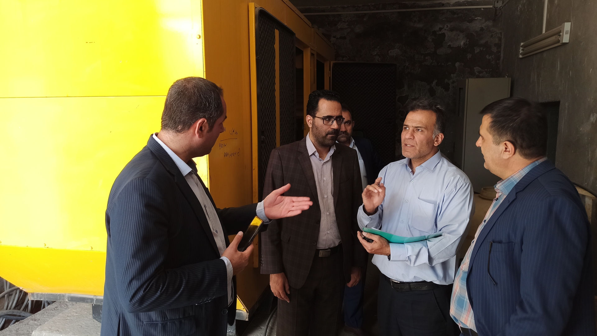 بازدید از مولد برق اضطراری استانداری