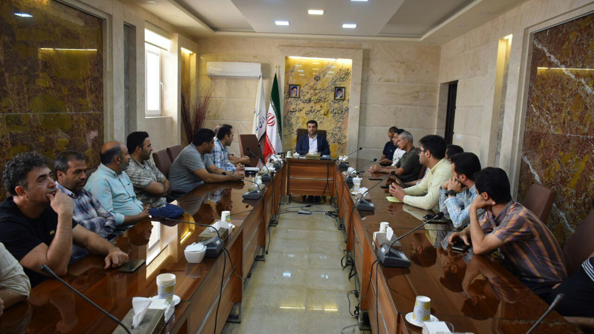 دیدار سازندگان و پیمانکاران ساختمانی شهرستان محلات با معاون برنامه ریزی و عمرانی فرمانداری