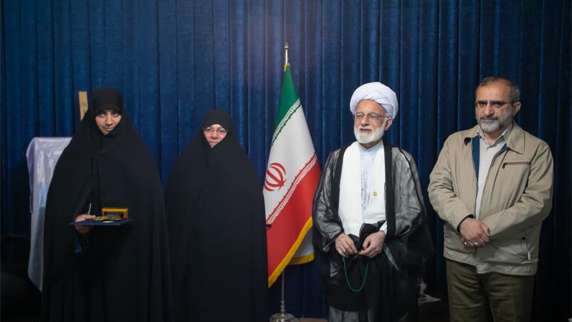 برگزاری رویداد جایزه ملی جوانی جمعیت در استان مرکزی ،به گفته مفتح زاده  مدیر کل دفتر امور زنان وخانواده  استانداری و دبیر رویداد  جایزه ملی  جوانی  جمعیت در استان در راستای اجرای  ماده  ١٩ قانون  جمعیت  فرایند رویداد در  استان  همزمان با سراسر کشور از اسفند  ١٤٠١ آغاز و  تا  ١٩ اردیبهشت ادامه یافت و در جلسه شورای فرهنگ عمومی استان از هفت برتر استانی در محورهای هفت گانه توسط نماینده  ولی  فقیه در استان و استاندار محترم مورد تقدیر قرار  گرفتند  .   ٠٢-٠٣-١٤٠٢