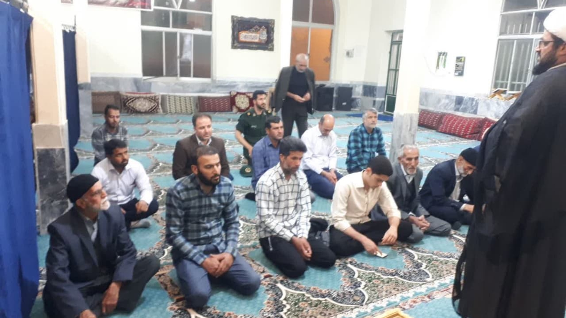 حضور فرماندارخنداب در نماز جماعت روستا