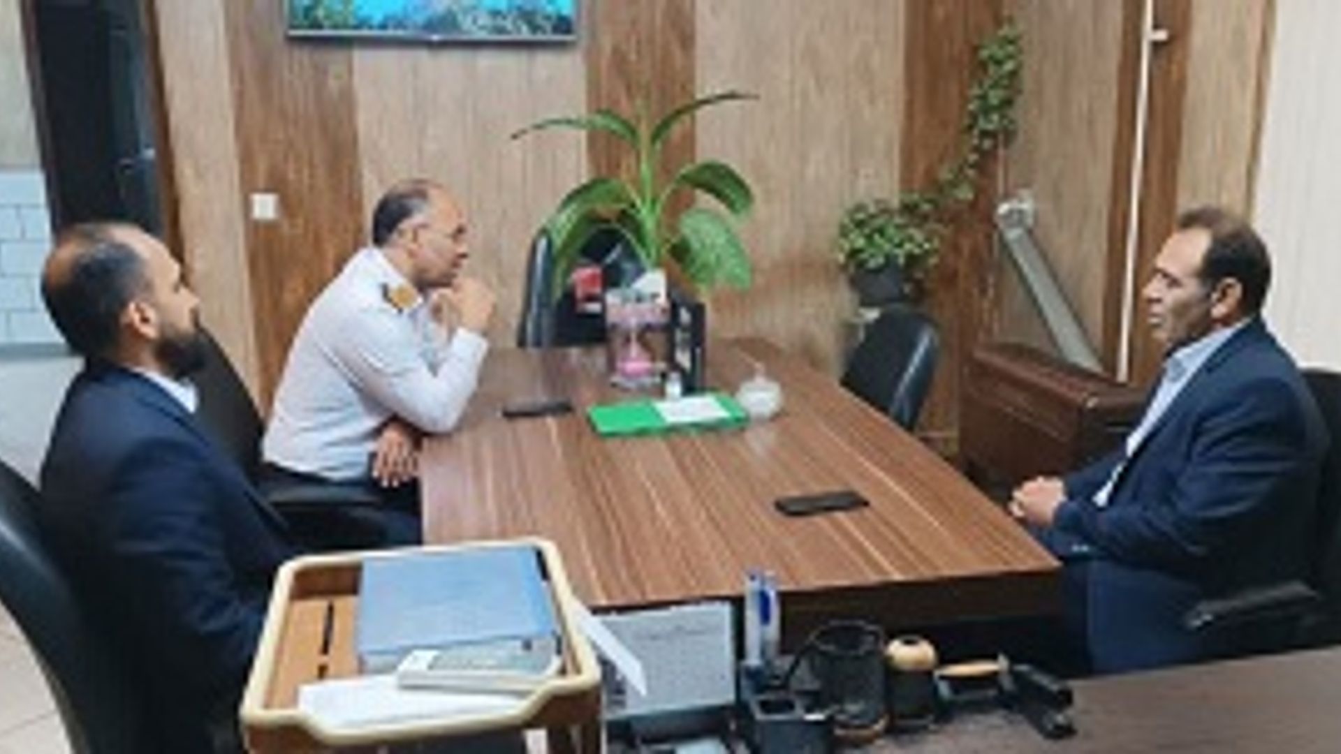 بازدید سرزده سرپرست فرمانداری از پلیس راه اراک توره