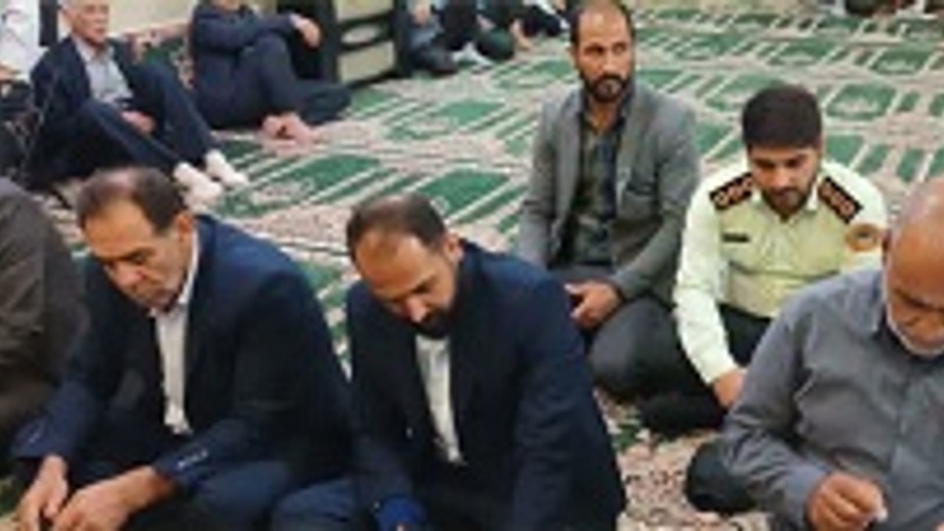 حضور سرپرست فرمانداری در روستای نهرمیان و دیدار با اهالی روستا