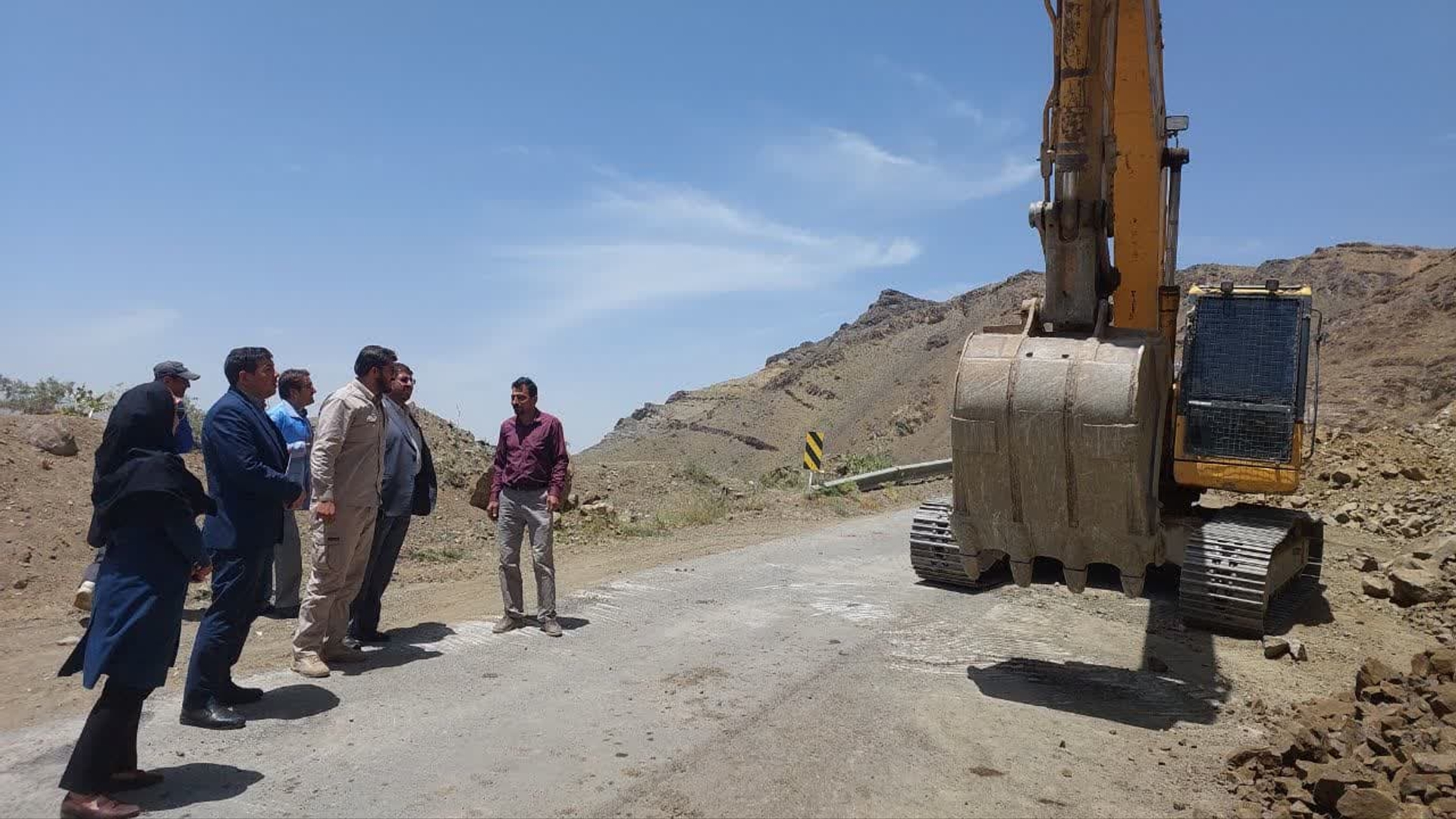 امروز محمد رضا رضایی فرماندار شهرستان تفرش به همراه امید محترمی مدیرکل مدیریت بحران استان مرکزی و جمعی از مسئولین استانی و شهرستانی از روند گازرسانی روستای خرازان دیدن کردند.