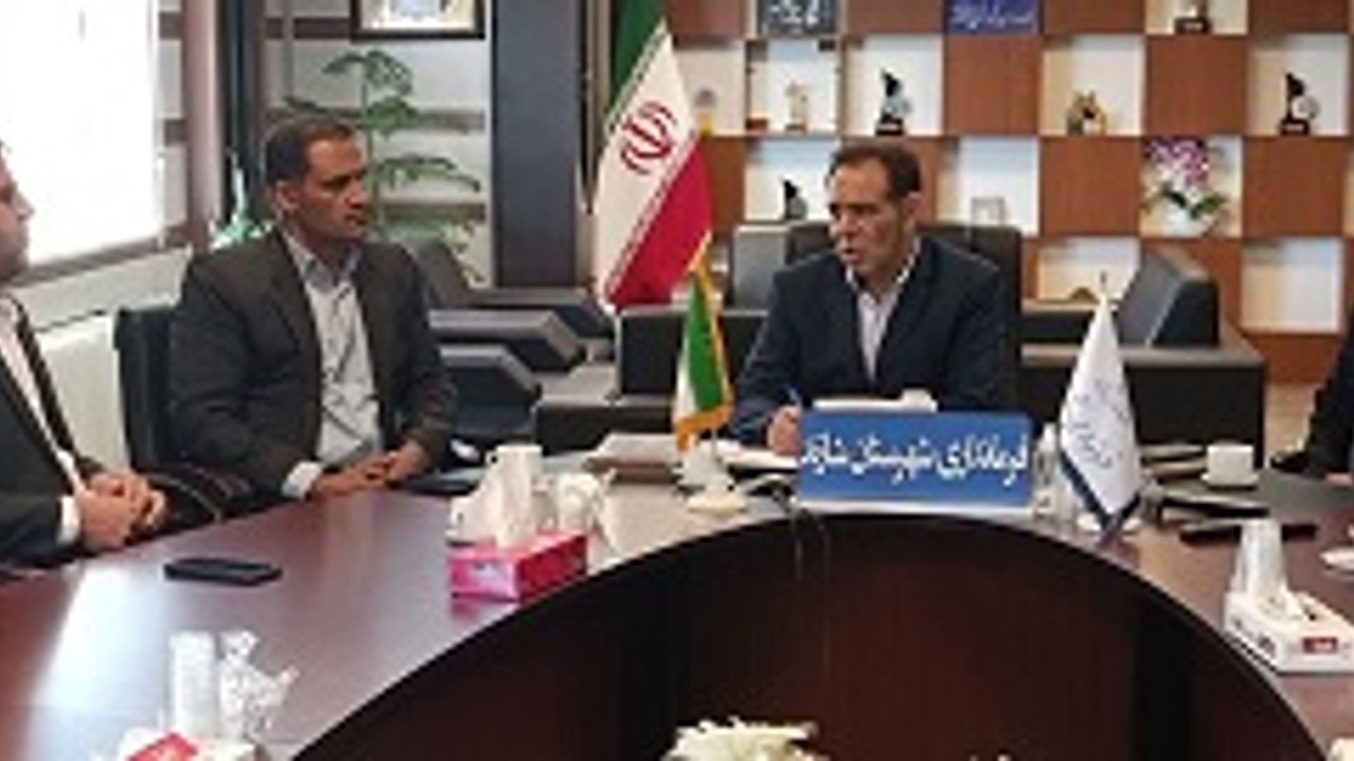 دیدار و نشست سرپرست فرمانداری با روسای مخابرات، آبفا و گاز شهرستان شازند