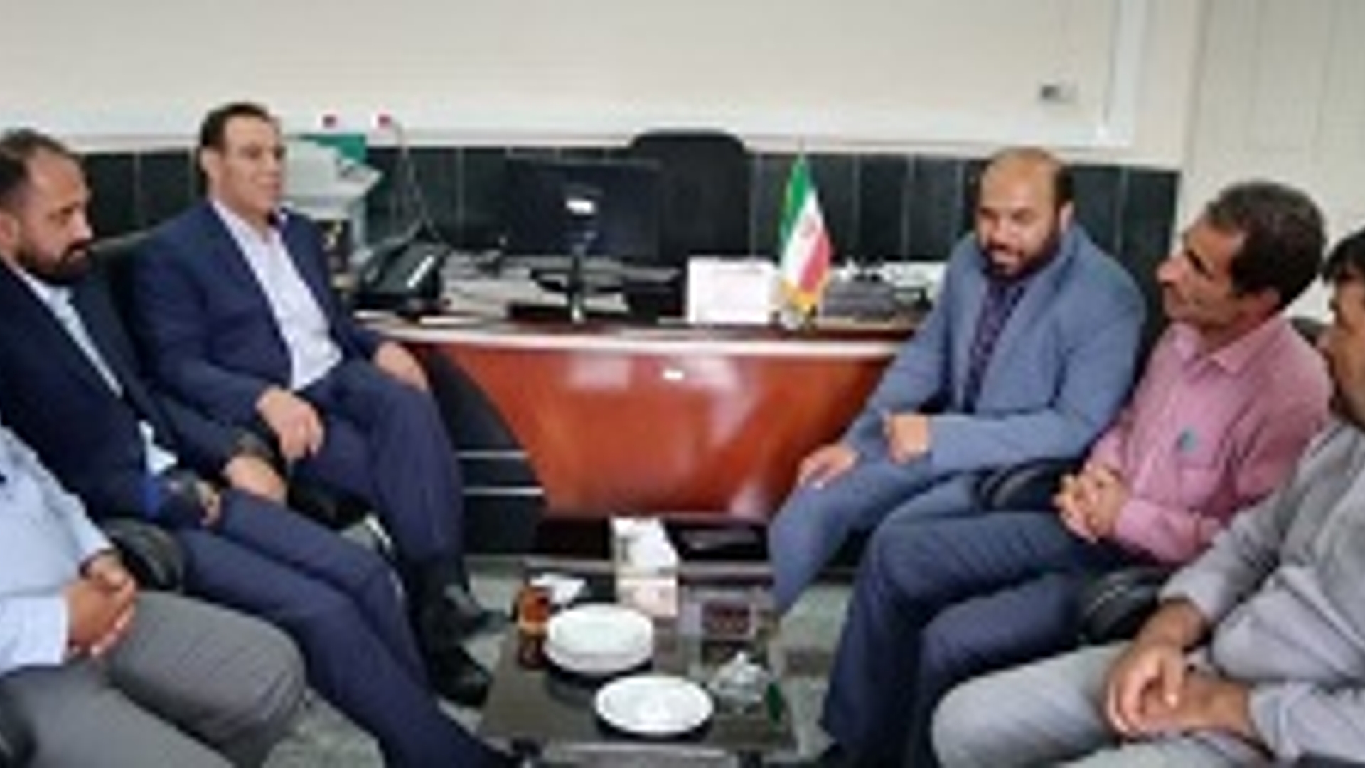 بازدیدسرپرست فرمانداری شهرستان شازند از بخشداری قره کهریز