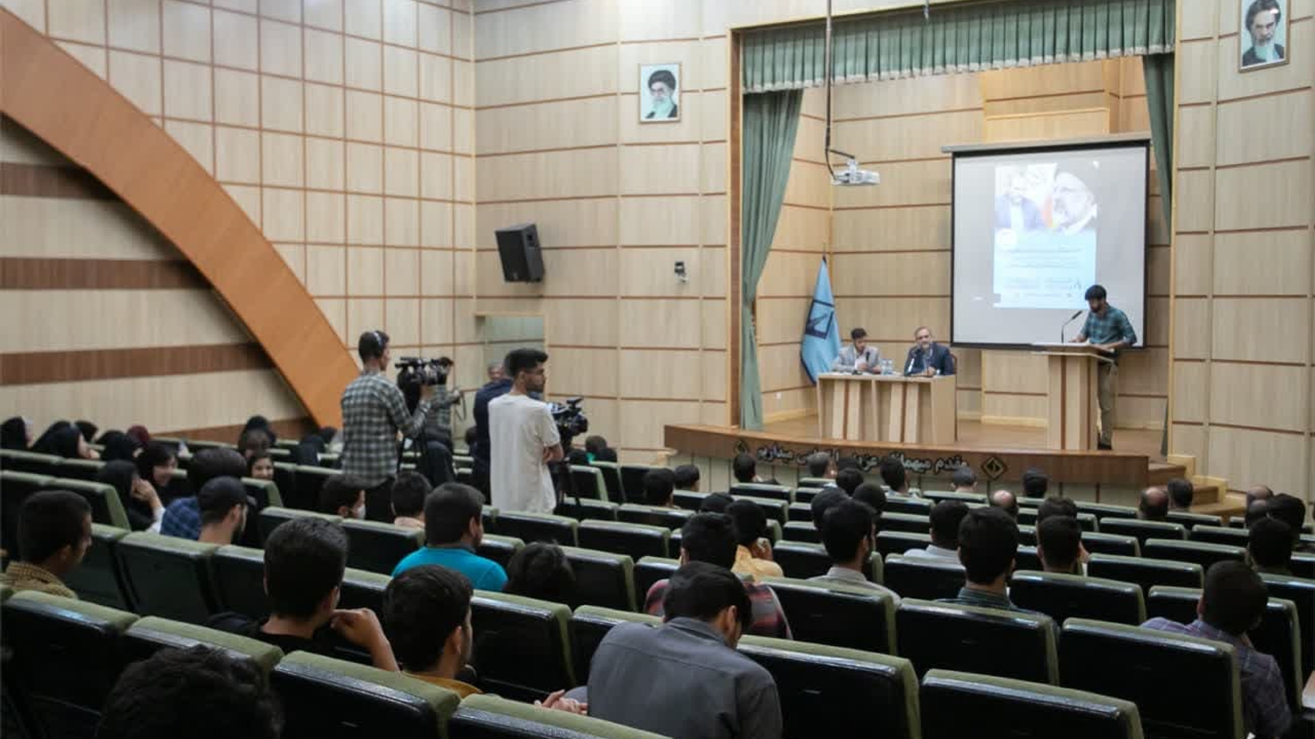دو ساعت پرسش و پاسخ بی‌وقفه با مقام عالی دولت در استان- استاندار مرکزی در جمع دانشجویان دانشگاه اراک چه گفت؟
