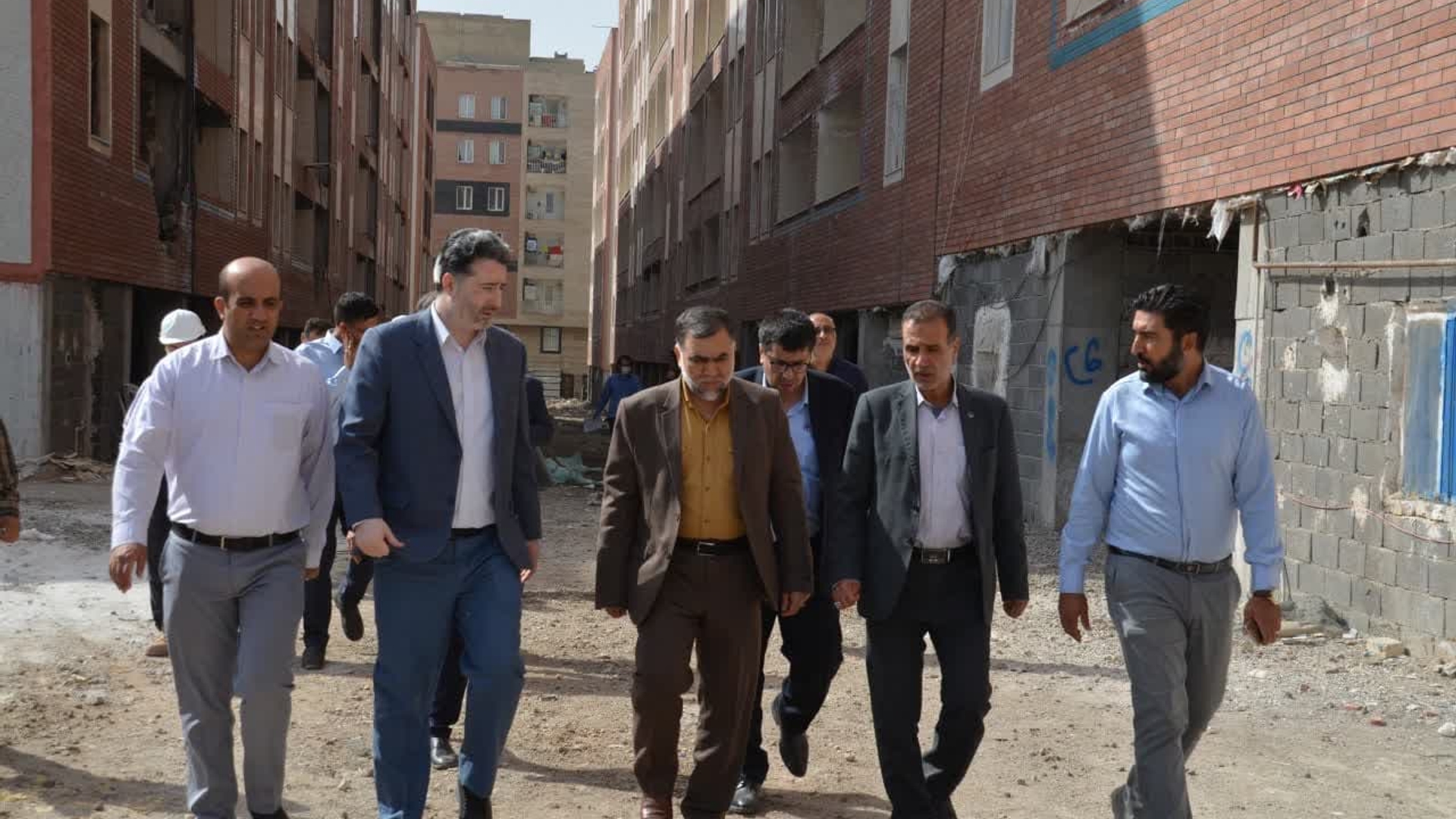 بازدید مشاور و نماینده ویژه وزیر نیرو  از پروژه های نهضت ملی مسکن شهر ساوه