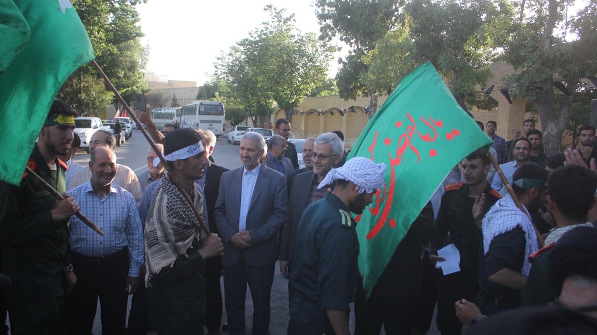آئین استقبال از کاروان دوی امدادی "عاشقان حسینی ، زائران خمینی " در شهر خمین برگزار شد